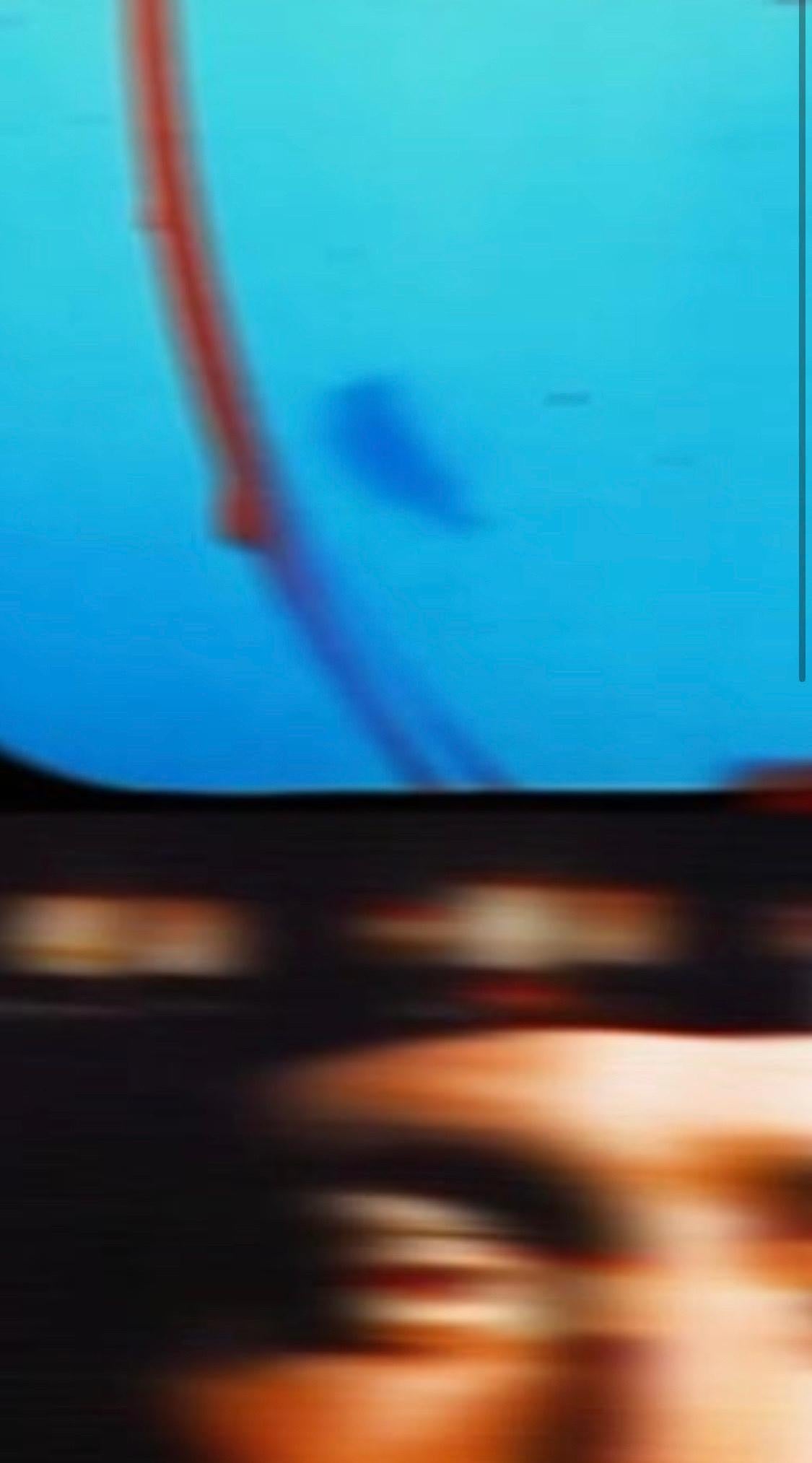 „„Kommt zu schnell!!“ - Signierte limitierte Auflage (Schwarz), Color Photograph, von Blank Barbie