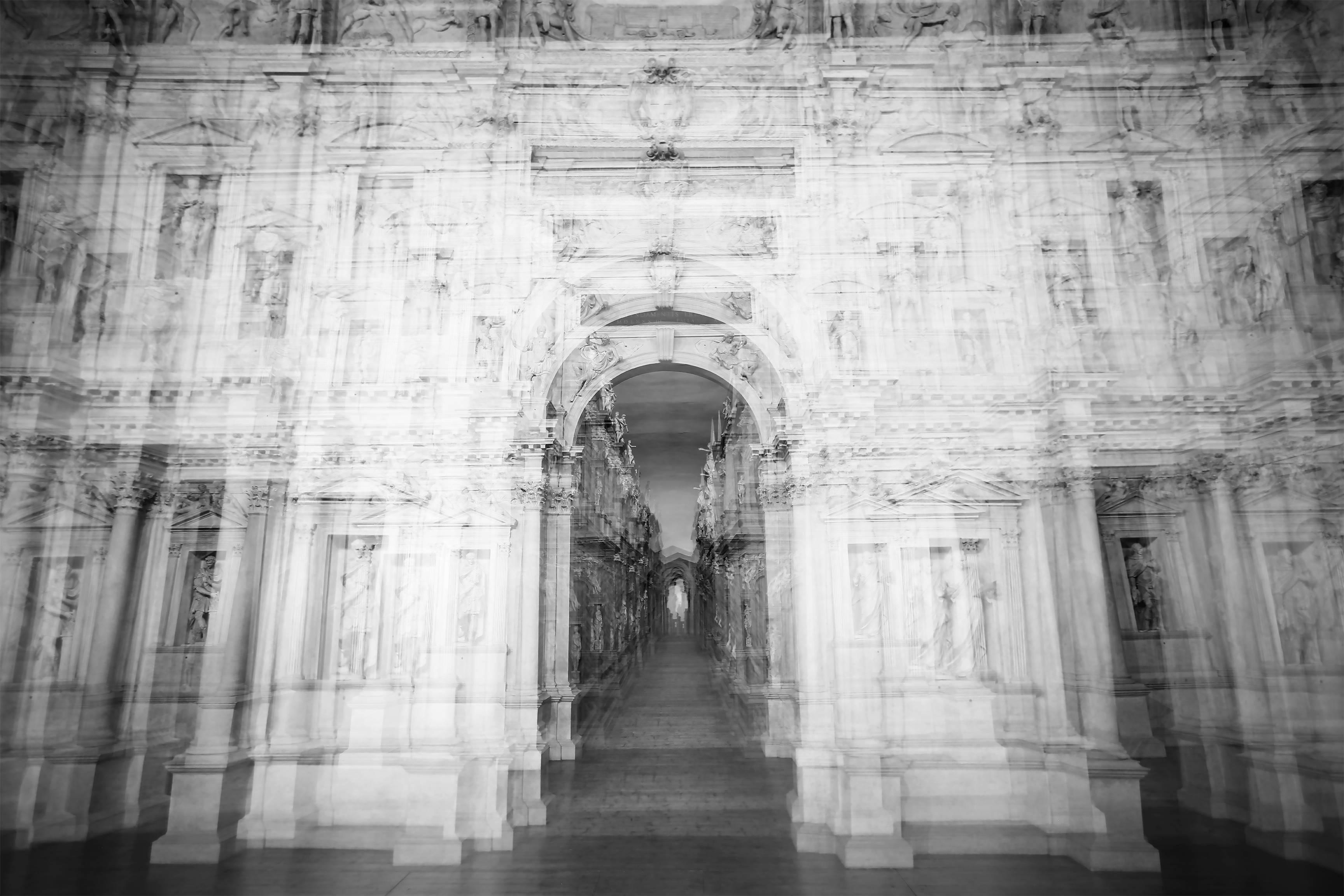 Teatro Olimpico – Vicenza, Abstrakte Architektur  Schwarz-Weiß-Fotografie von