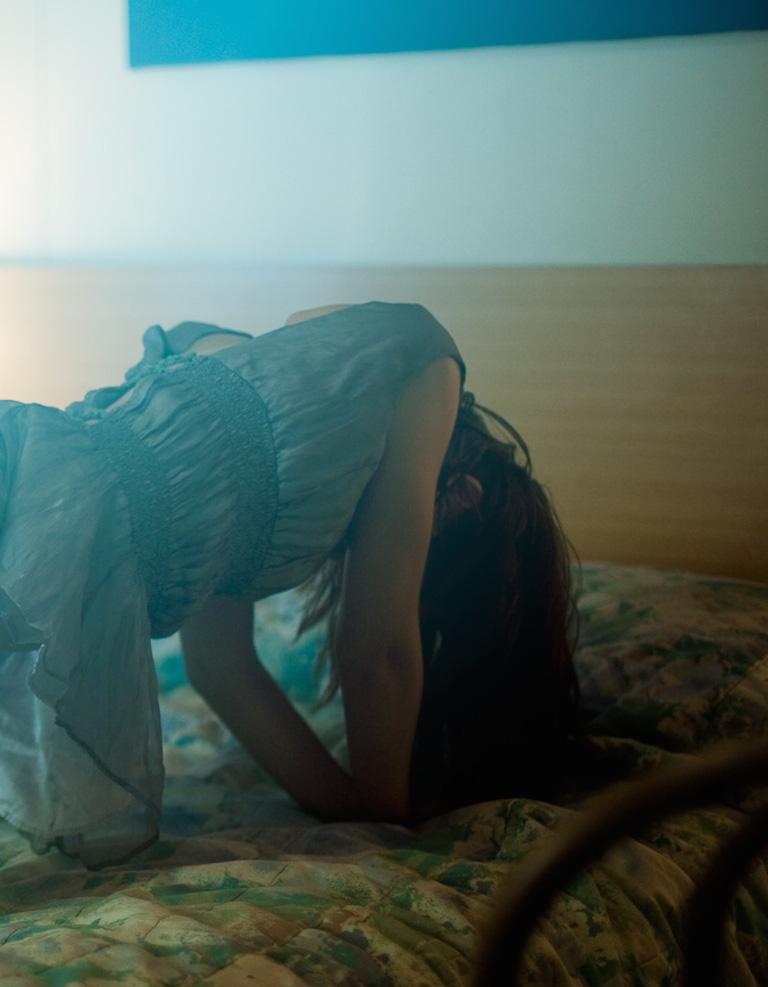 Grâce à la photographie de Jay, le contexte s'évapore et nous, en tant que spectateur, sommes amenés à dialoguer avec les sujets, à changer de place et, pour un moment, à vivre derrière leurs yeux.

Le travail de David Jay offre une perspective