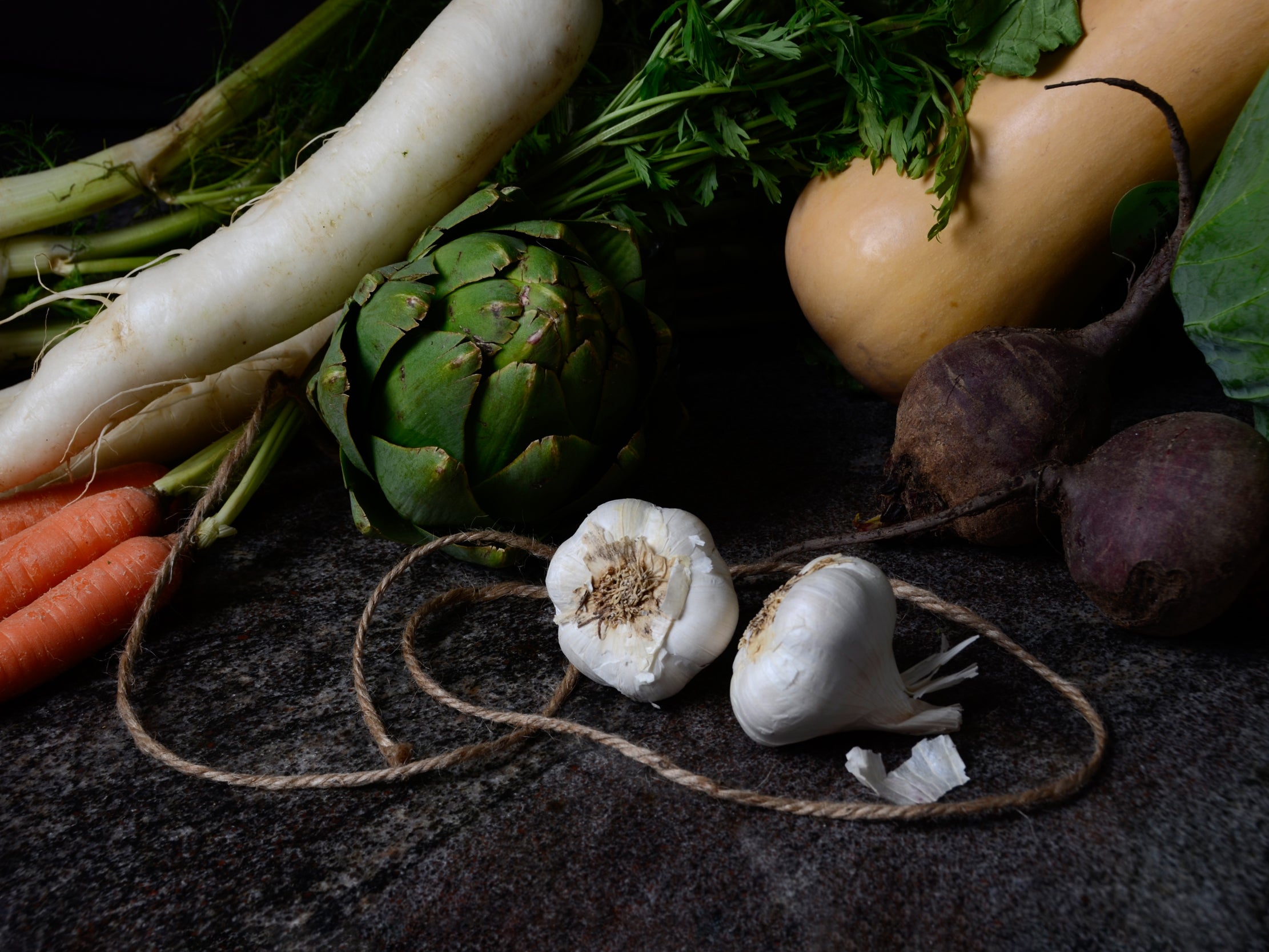Dora Franco Still-Life Photograph – Bodegón verduras II. Von The Bodegones Stillleben-Farbfotografie  Serie