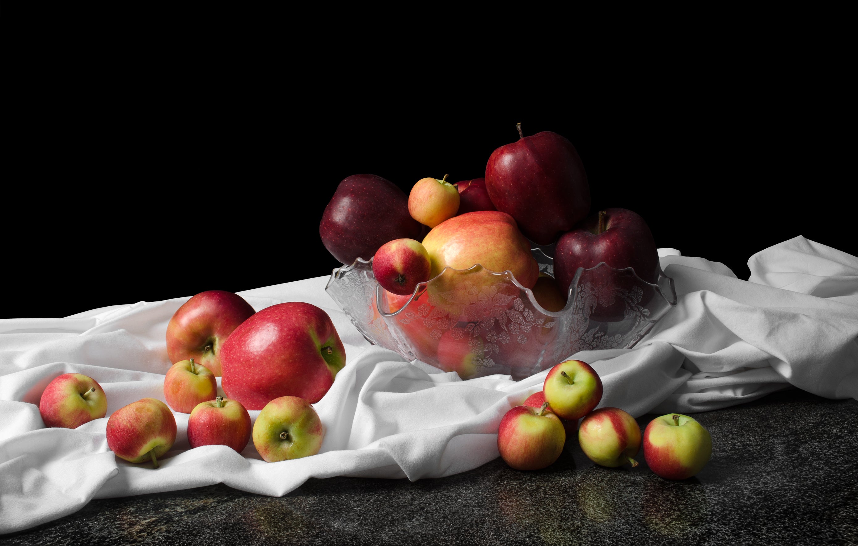 Manzanas. From The Bodegones still life color photography  series