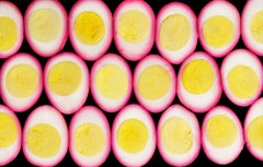 „Geschnittene Lebensmittel“  Erwähnenswert  Eierschalen"   Multiple Sliced Egg-Komposition in Gelb, Weiß und Heißrosa