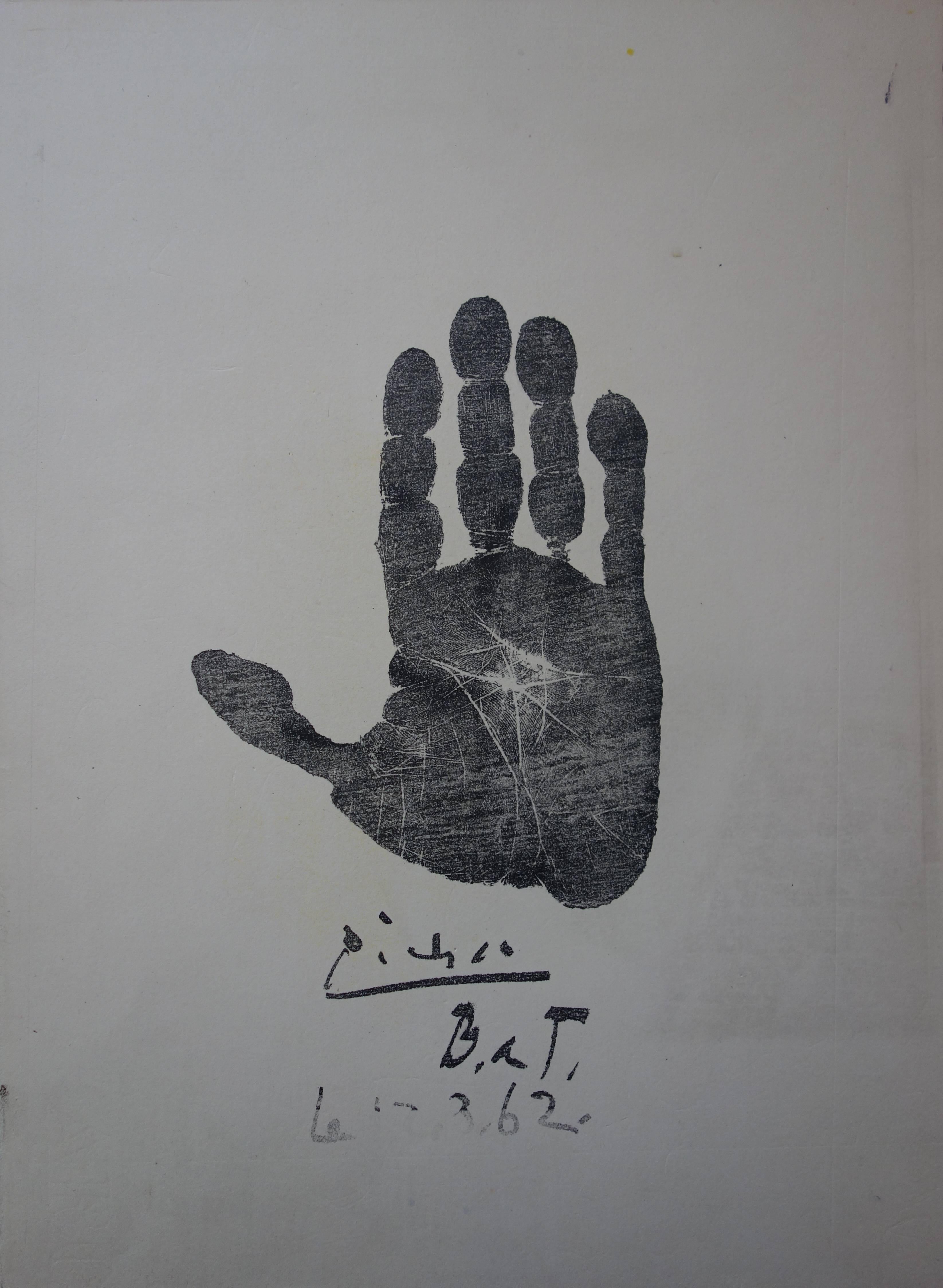 Pablo Picasso Figurative Print - Hand of the Artist - Original lithograph - 1962