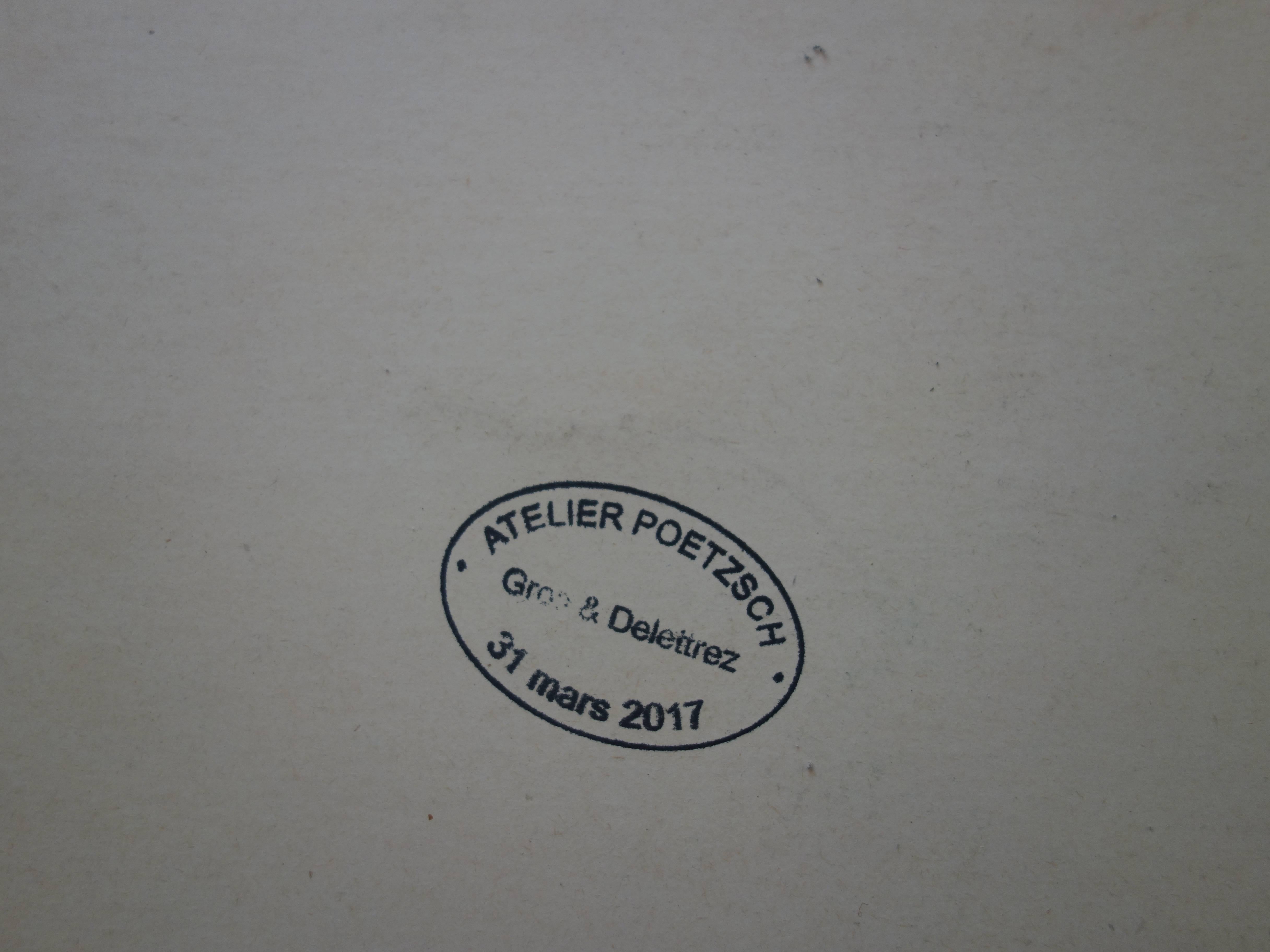 Gustave Poetzsch (1870-1950) 
Junger Junge mit Schwein Plüschtier

Originalzeichnung mit Holzkohle
Signiert Unten rechts
auf schwerem Papier 29 x 21 cm (ca. 12 x 8 in)
Stempel der Nachlassversteigerung auf der Rückseite

Sehr guter
