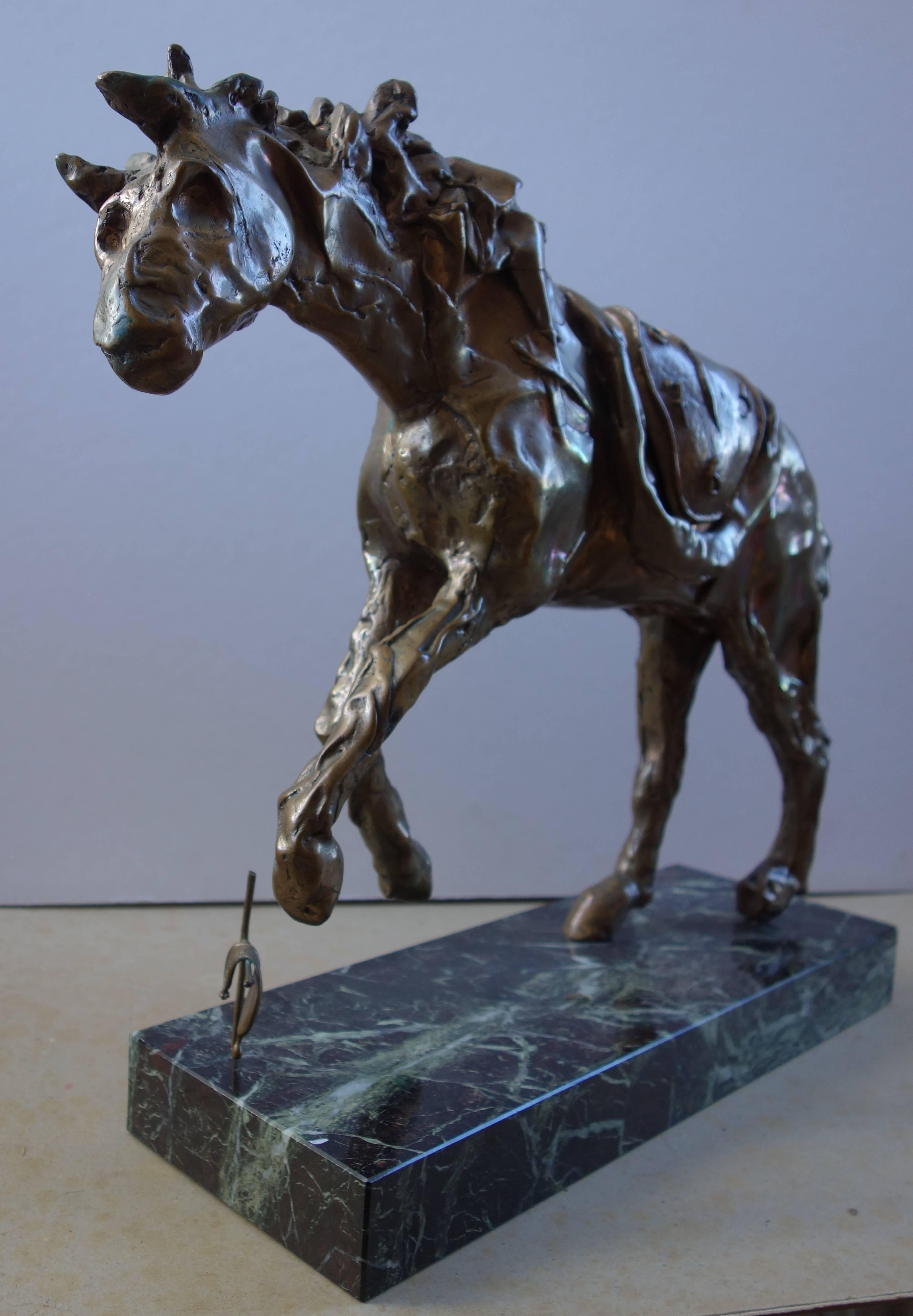 Salvador Dali (1904-1989)
Horse with Molt Clock (Le cheval à la montre molle)

Bronze sculpture cast with the lost wax technique, marble base, with bronze patina
Signed in the bronze
Limited edition of 350 numbered copies.
Sculpture bears the stamp