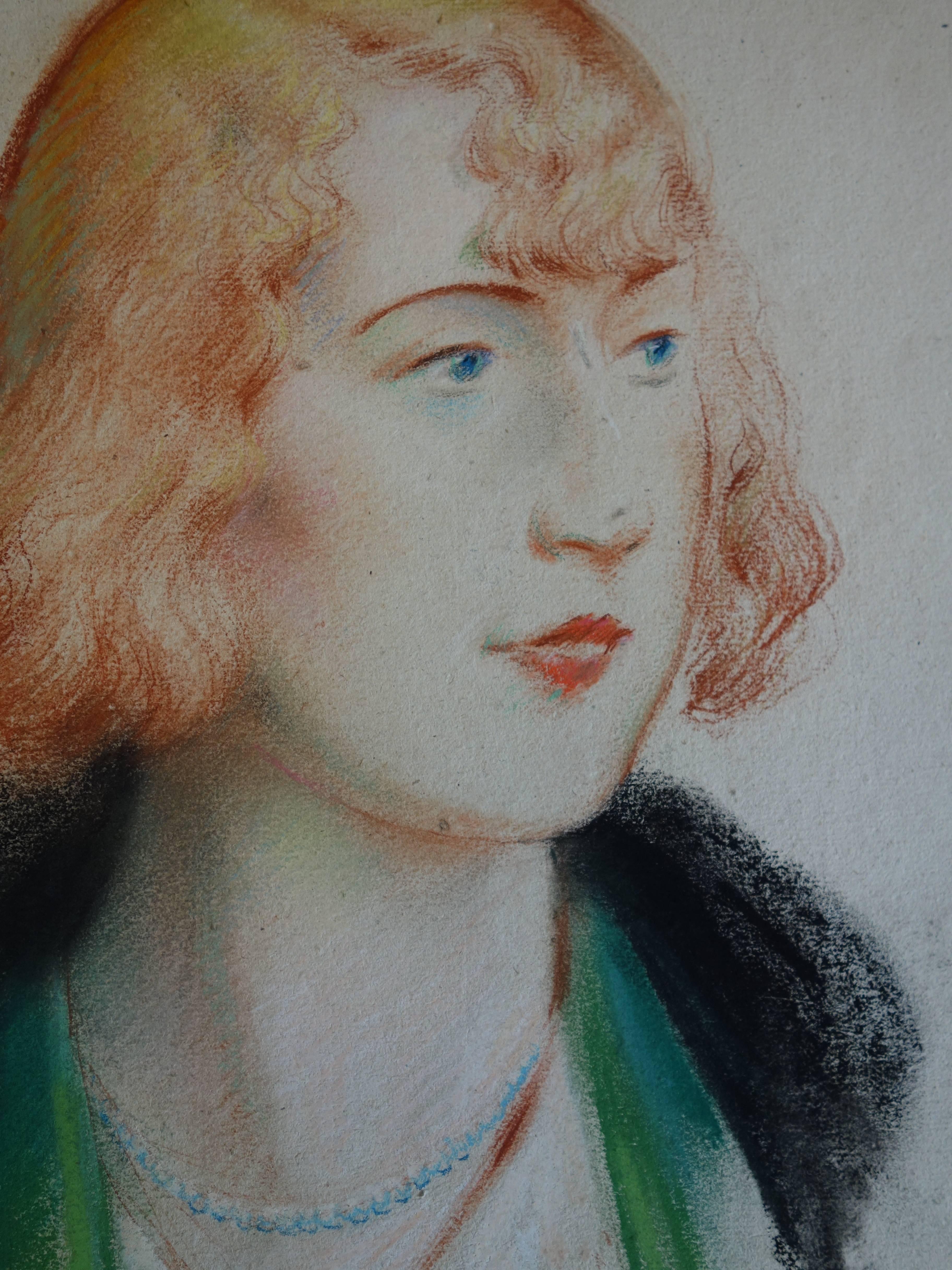 Rotes Haar Traumfrau - Original signierte Kohlezeichnung - 1929 (Grau), Portrait, von Gustave Poetzsch
