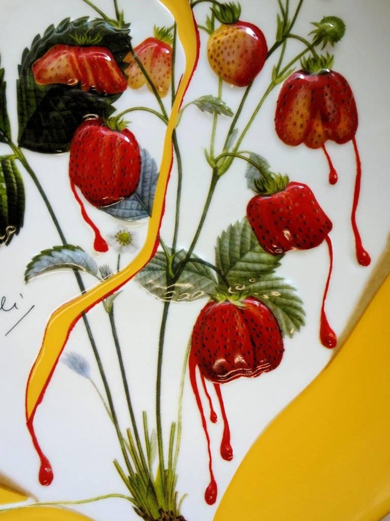 Flordali, Heart of Strawberries - Porcelain dish (Imperial yellow finish) - White Figurative Sculpture by (after) Salvador Dali