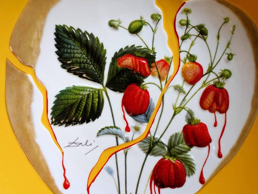 Flordali, Heart of Strawberries - Porcelain dish (Imperial yellow finish) 1
