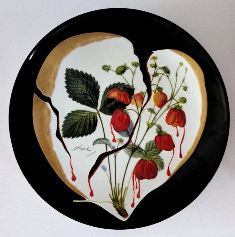 (after) Salvador Dali Figurative Sculpture - Flordali, Heart of Strawberries - Porcelain dish (Black finish)