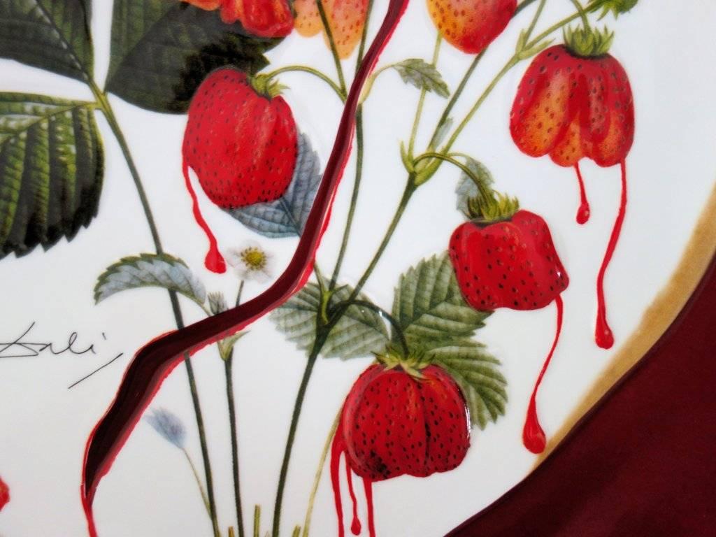 Flordali, Cuore di fragole - Piatto in porcellana (finitura rosso Bordeaux) 2