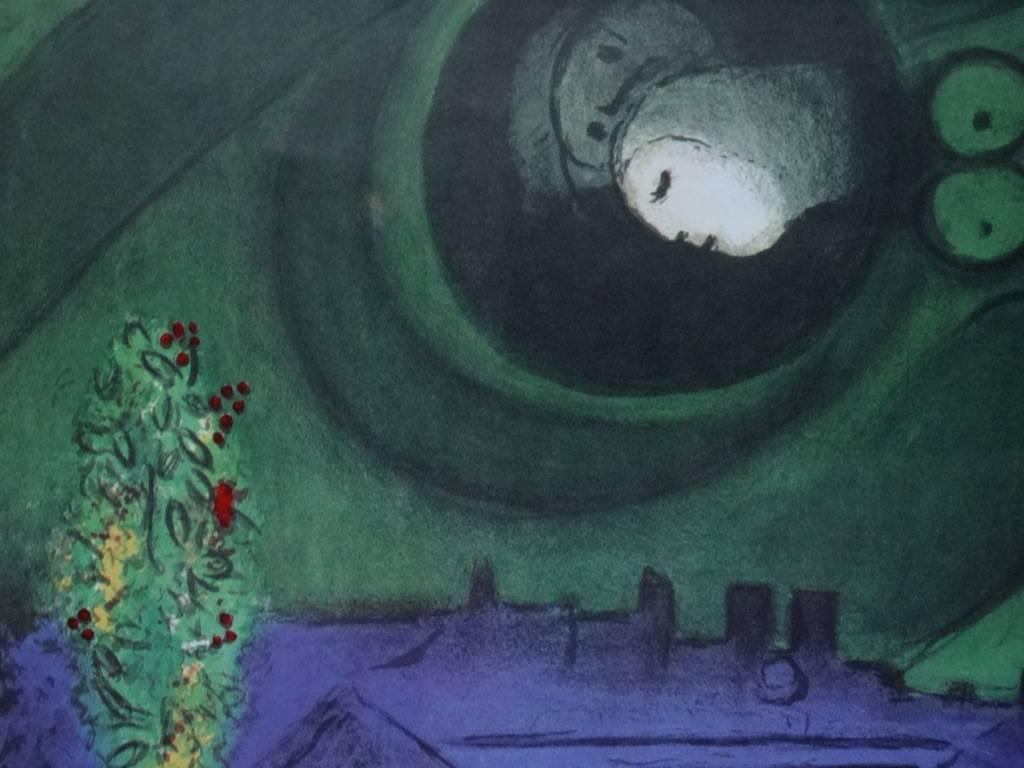 Paar über der Stadt – Lithographieplakat – Mourlot (Surrealismus), Print, von (after) Marc Chagall