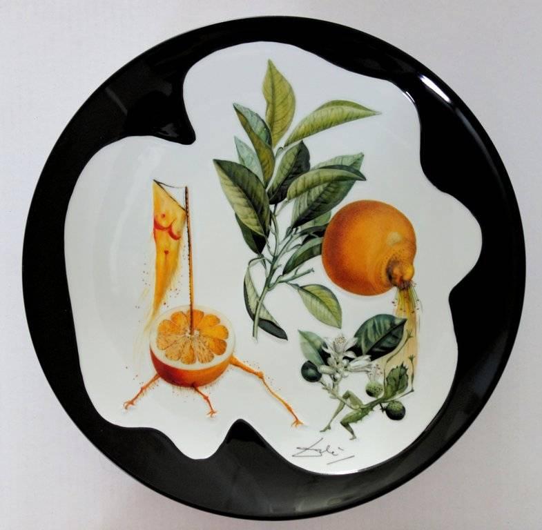 (after) Salvador Dali Figurative Sculpture - Flordali, Erotic Grapefruit - Porcelain dish (Black finish)