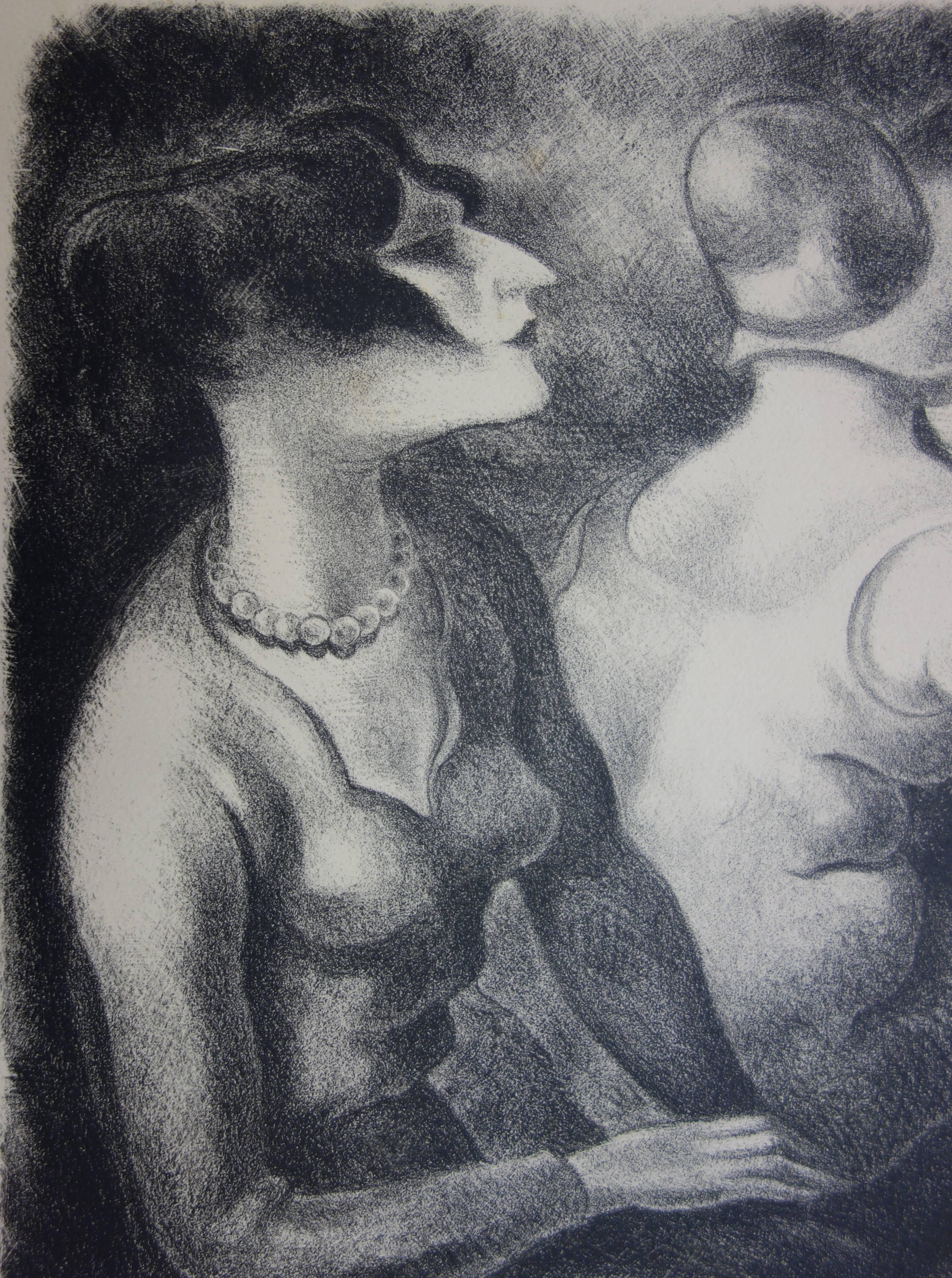 Zwei Frauen in einem Couchtisch – handsignierte Originallithographie (Grau), Interior Print, von Yves Alix