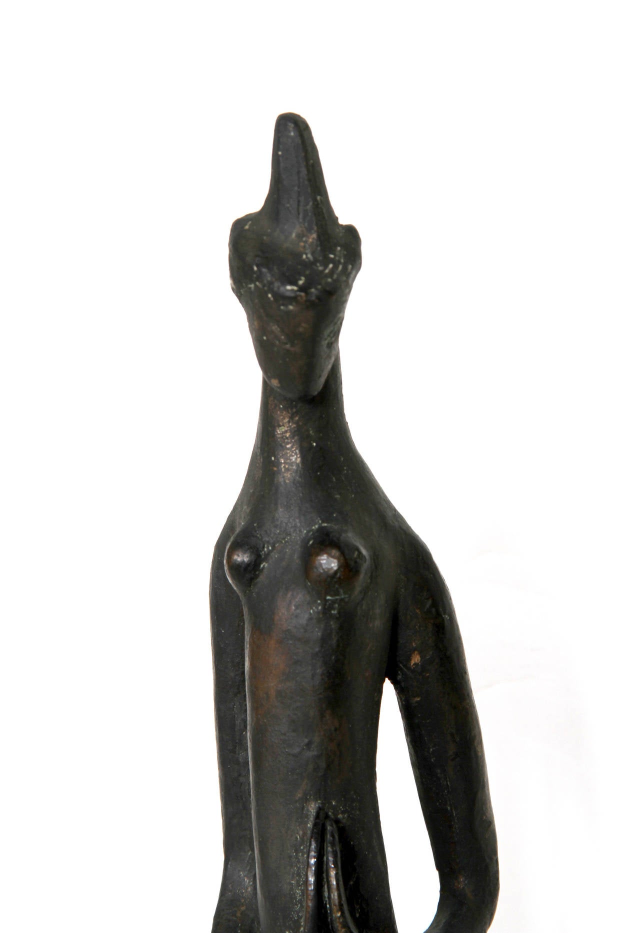 Donna che prega, scultura moderna in bronzo e marmo di Ruth Gutman in vendita 5