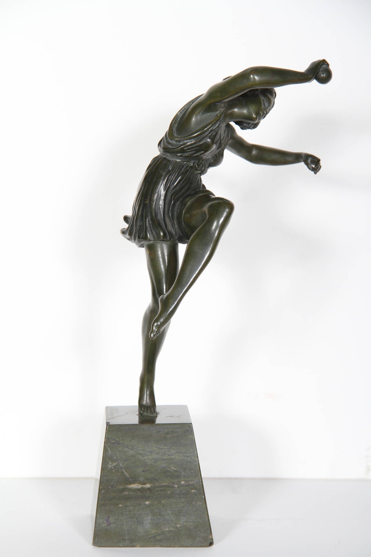 dancing girl sculpture
