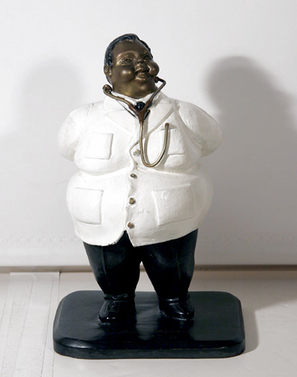 Bruno Luna Figurative Sculpture - El Doctor