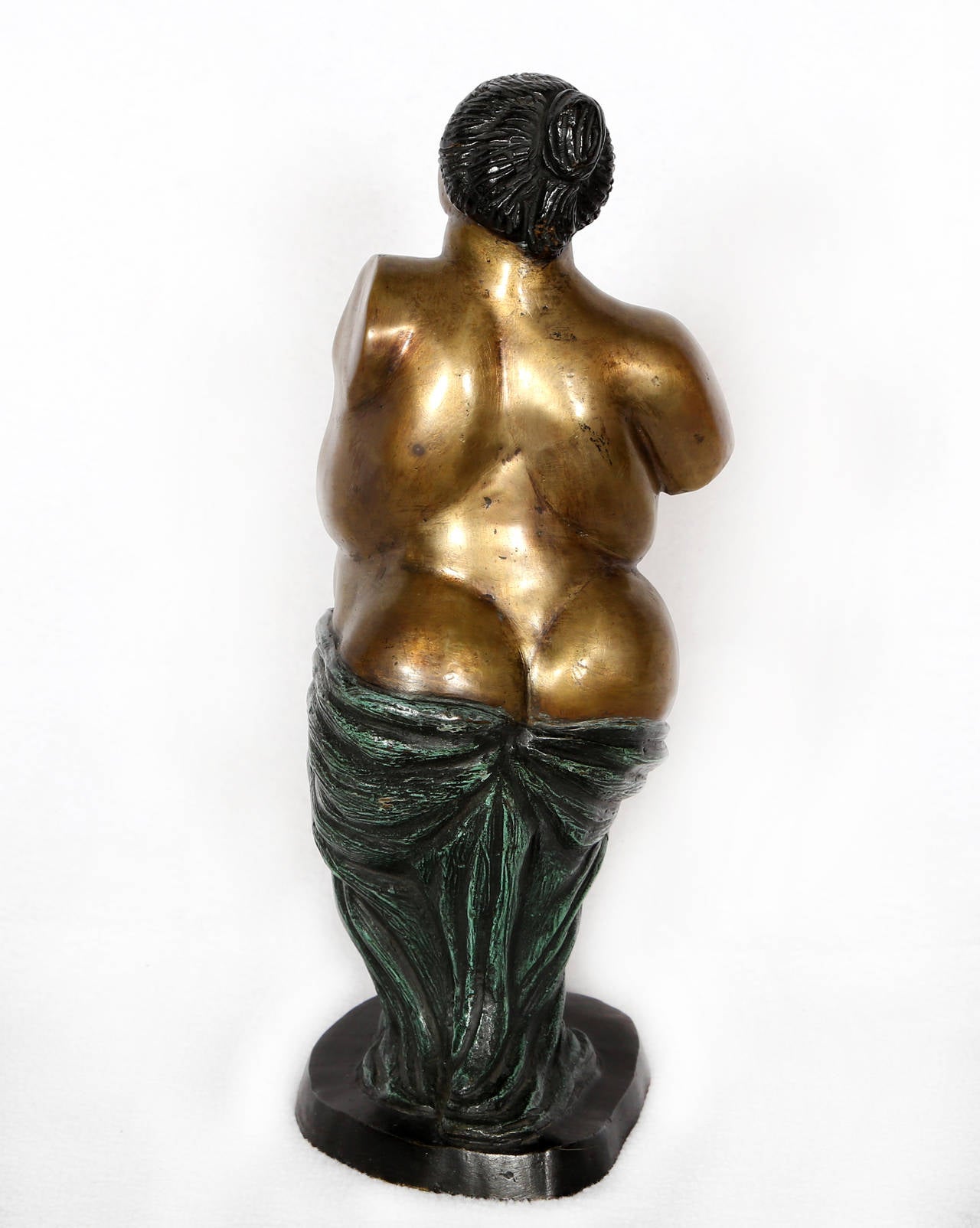 Title: Venus
Year: circa 1990
Medium: Bronze Sculpture, signature and number inscribed
Edition: XIV/XXX
Size: 11 x 4 x 5 in. (27.94 x 10.16 x 12.7 cm)