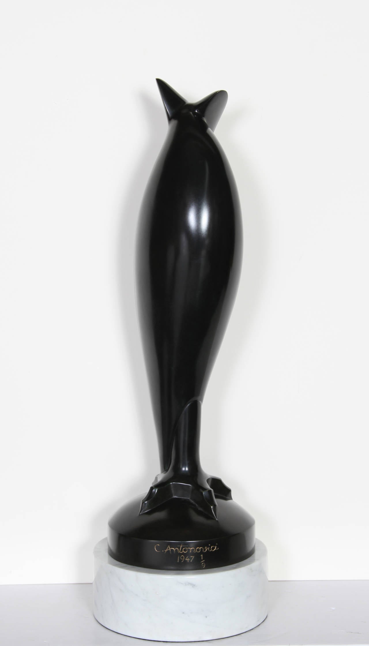 Búho dormido, escultura de bronce de Antonovici - El protegido de Brancusi - Figurative Sculpture Oro de Constantin Antonovici