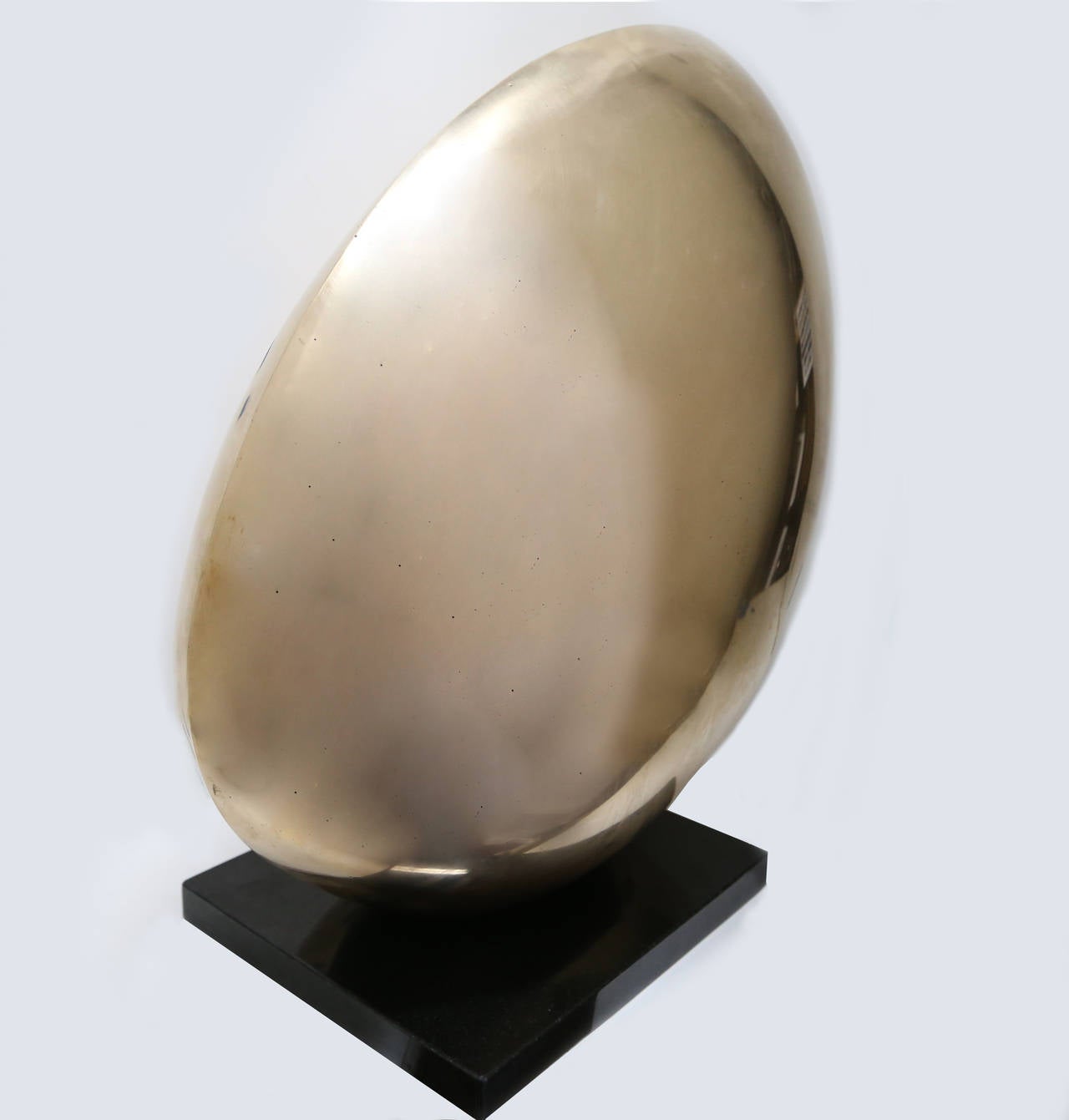 Egg, Polished Bronze Sculpture by Von Ringelheim  - Gold Abstract Sculpture by Paul von Ringelheim
