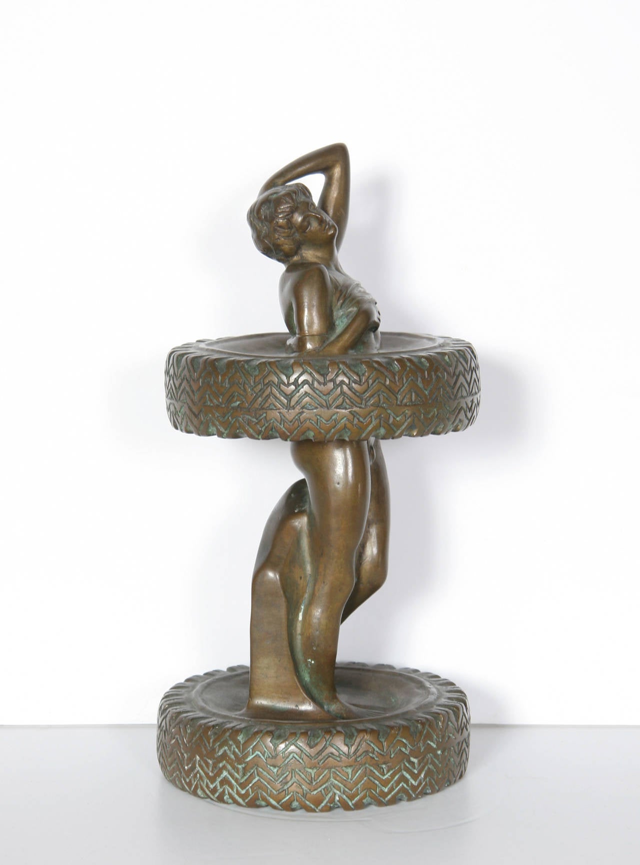 Artiste : Salvador Dali, espagnol (1904 - 1989)
Titre : L'esclave Michelin
Année : 1967
Médium : Sculpture en bronze, Signature et numéro inscrit
Edition : 5/6 
Taille : 12 in x  6 in d. (30,48 cm) 

Référence : Figure 283 dans 