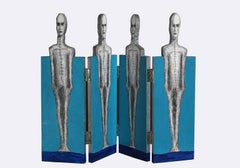 Quatre figurines squelettiques surralistes peintes sur un cran pliant unique