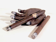 «Cigar and Cigar Hand», escultura de arte pop de Agustín Fernández