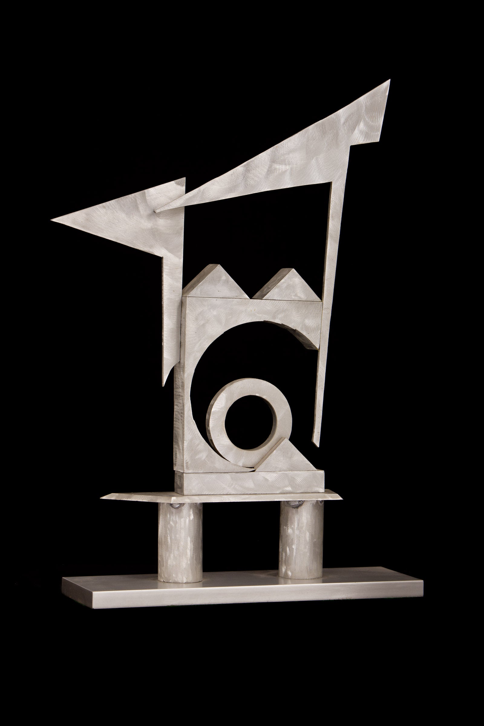 „Parade“ von Janet Indick, US-Amerikanerin

Datum: 1989
Aluminiumskulptur
Maße: 23 x 11 x 3 Zoll (58,42 x 27,94 x 7,62 cm)