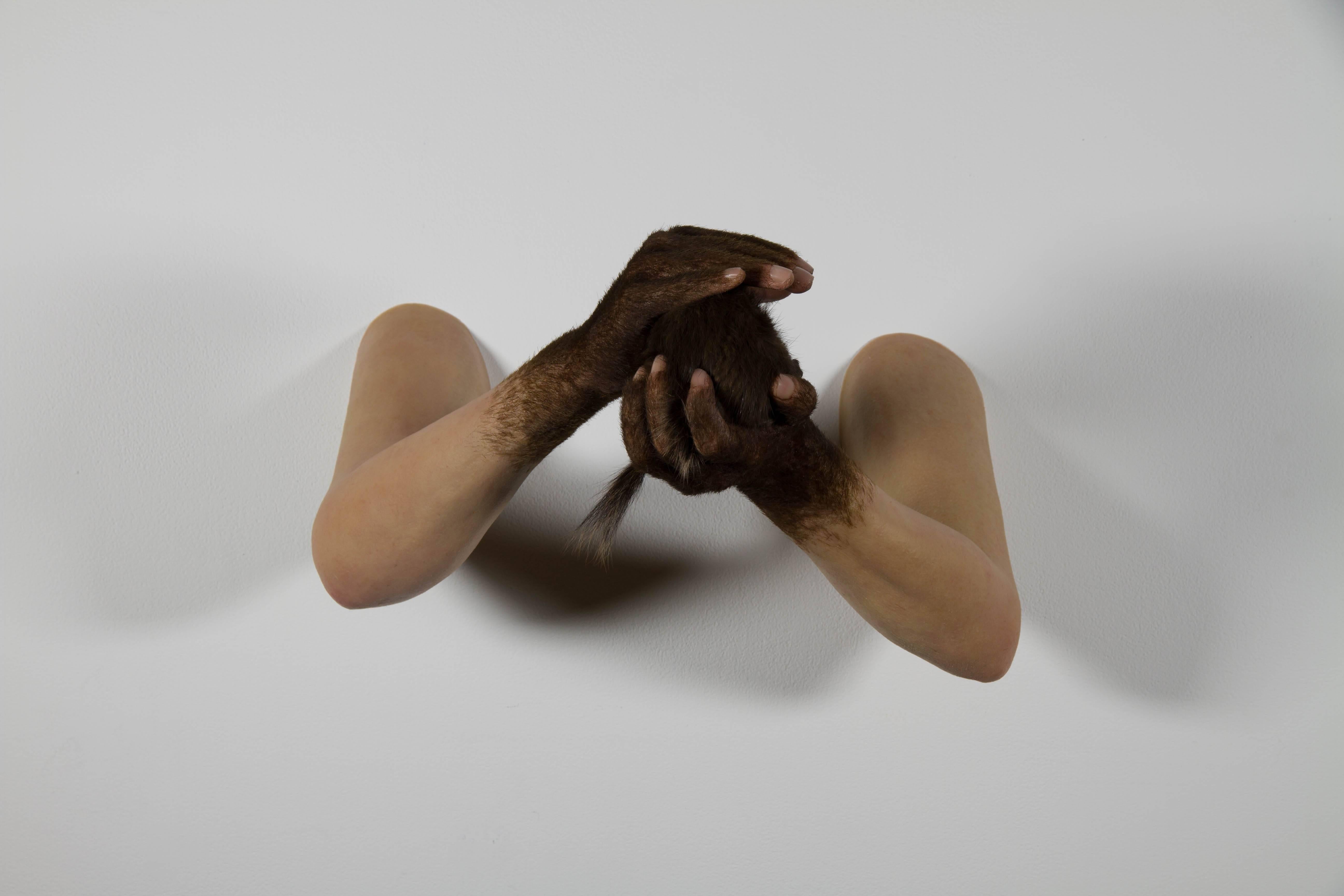 Karine Payette Figurative Sculpture - Asservir