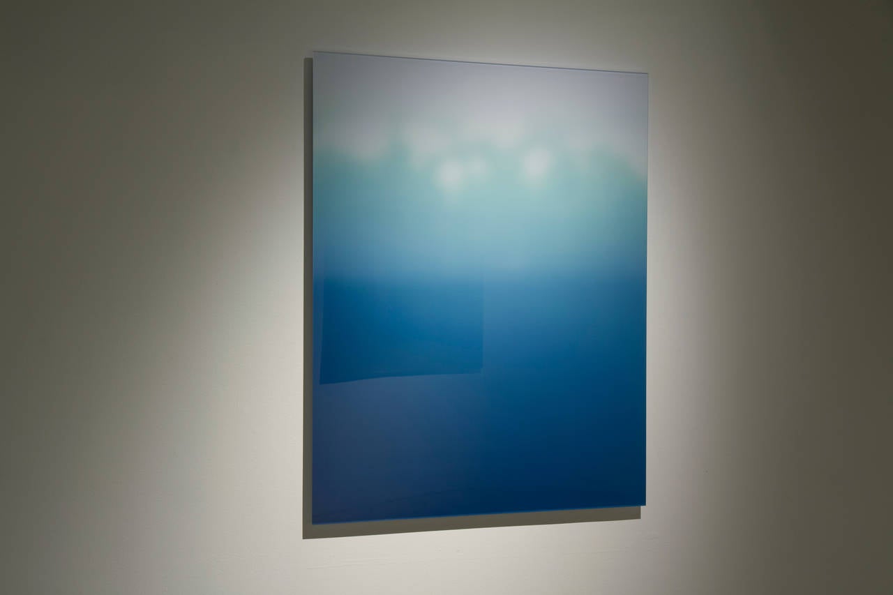 The Sun Shines Cold - Photograph de Henri Venne