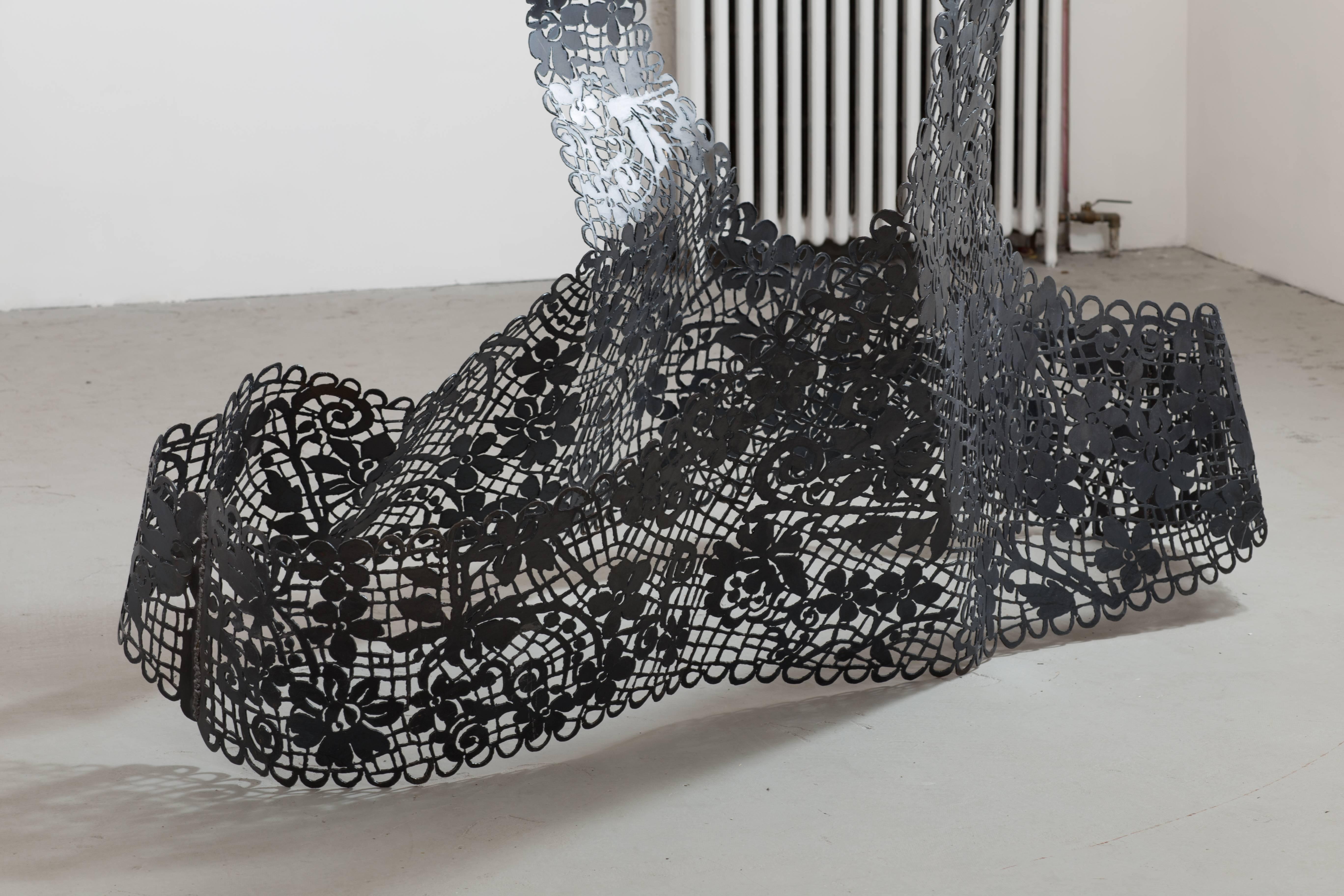 Hose mit Hosenmuster (Grau), Abstract Sculpture, von Cal Lane