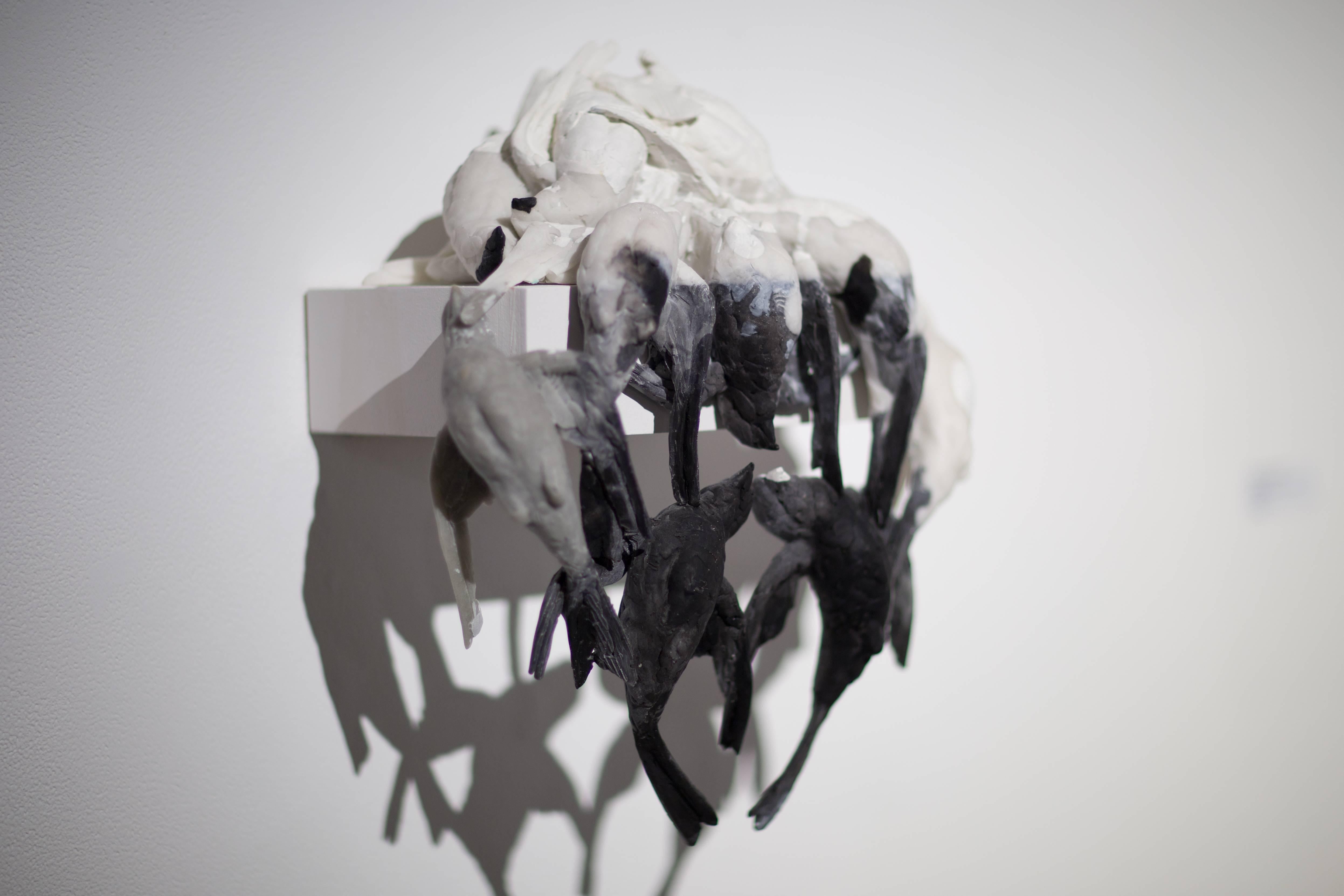 Spatzen – Sculpture von Nicholas Crombach