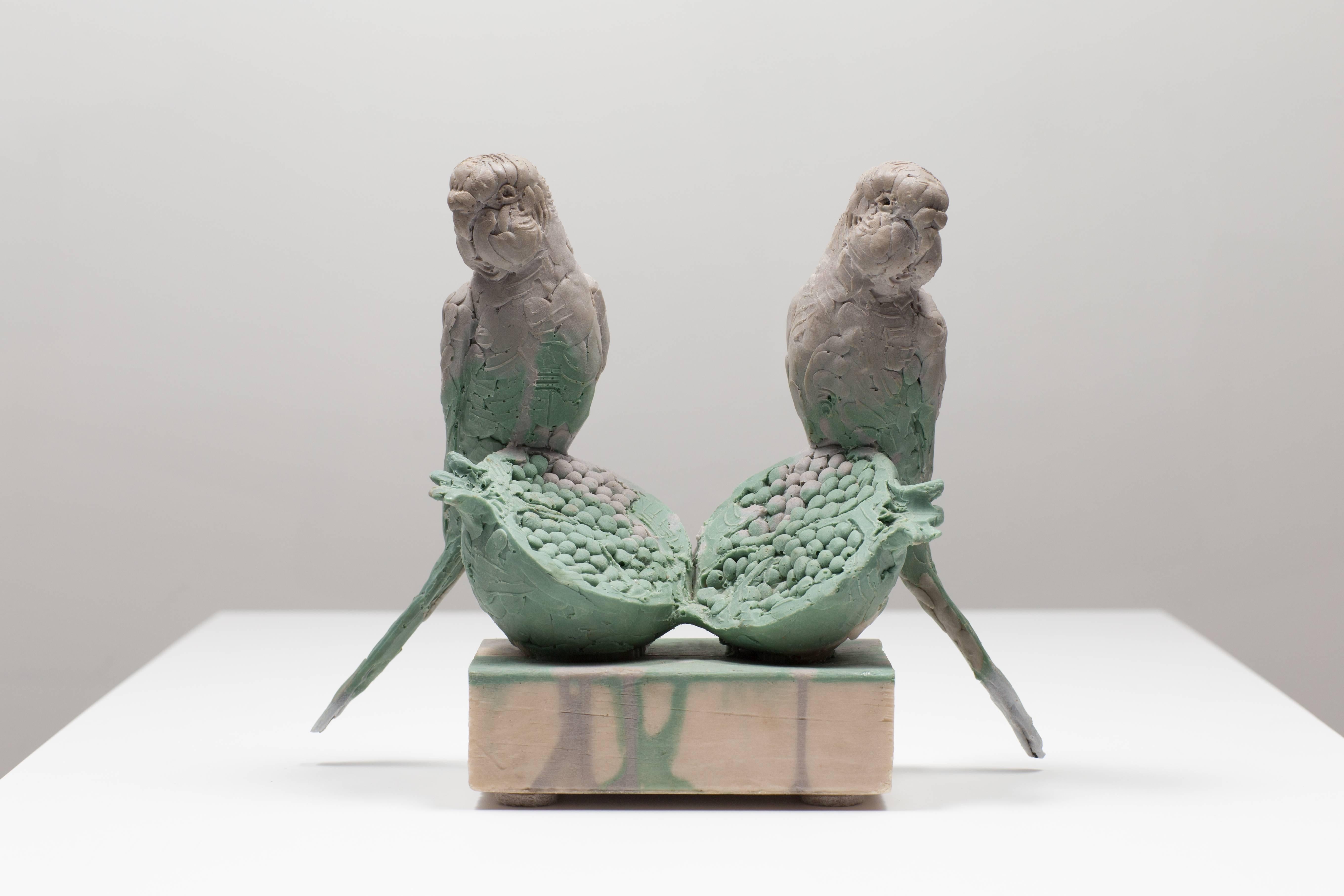 Nicholas Crombach Figurative Sculpture – Wellensittiche