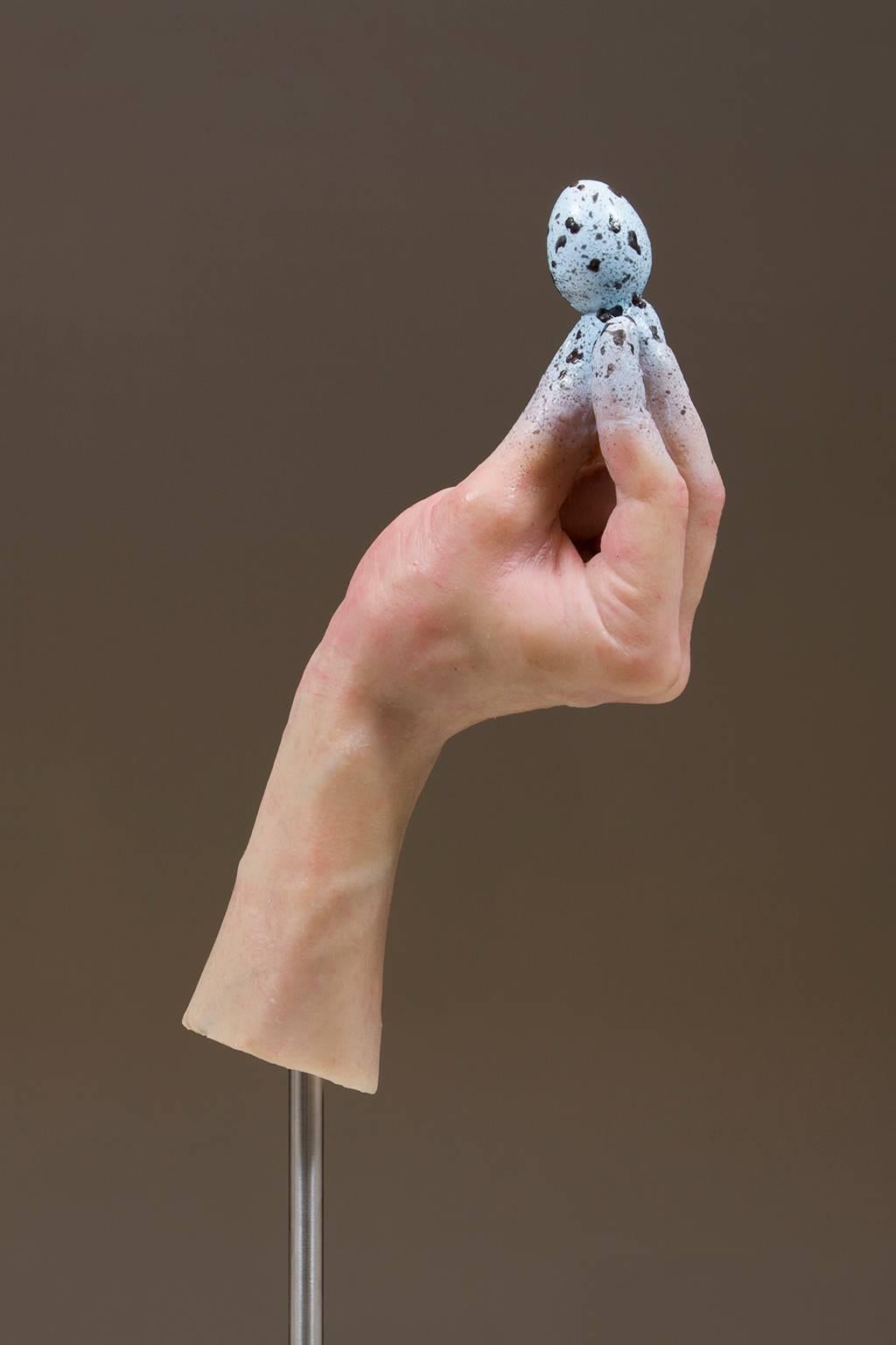Karine Payette Figurative Sculpture - Hospitalité IV