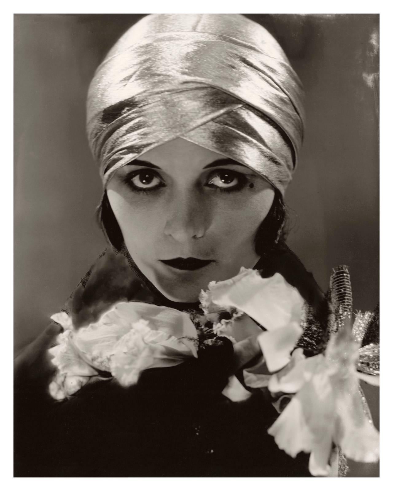 Black and White Photograph de Edward Steichen - Pola Negri
