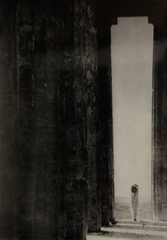 Isadora Duncan auf dem Portal des Parthenon, Athen, 1921