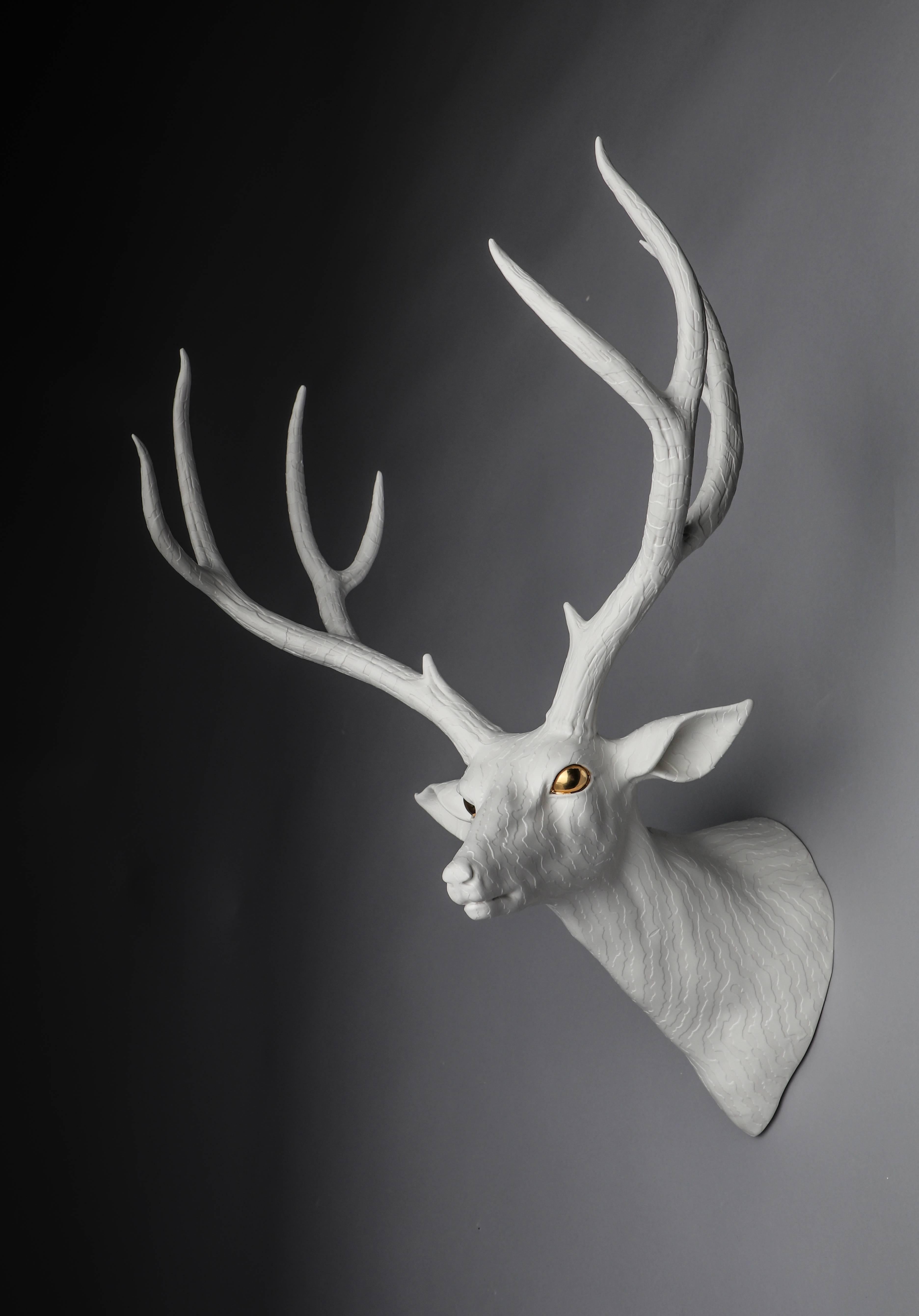 Mule Deer - Right - Sculpture by Wookjae Maeng