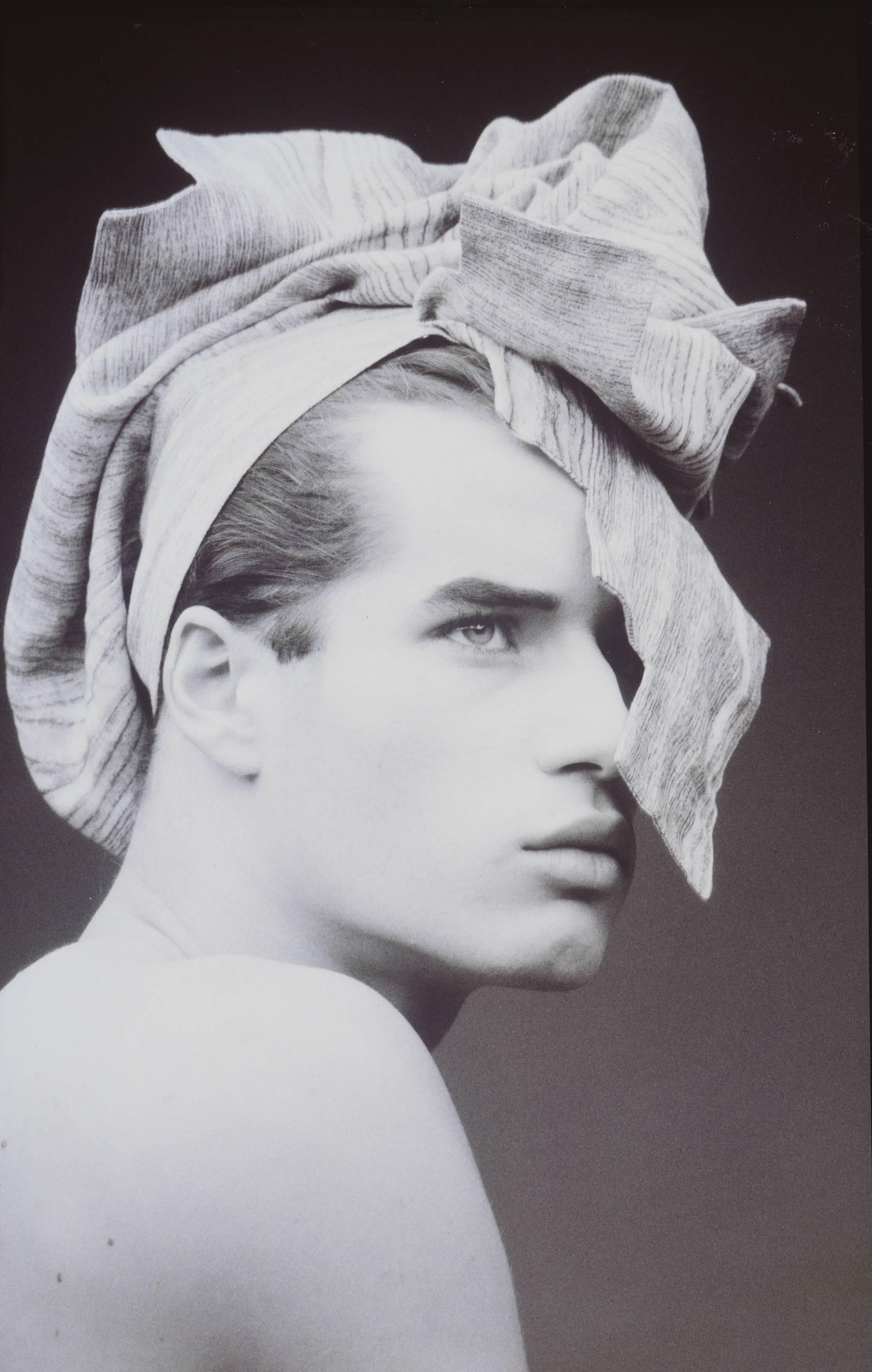 Tony Viramontes Portrait Photograph - Prêt à porter, April 1985. Man portrait, black and white fashion photography