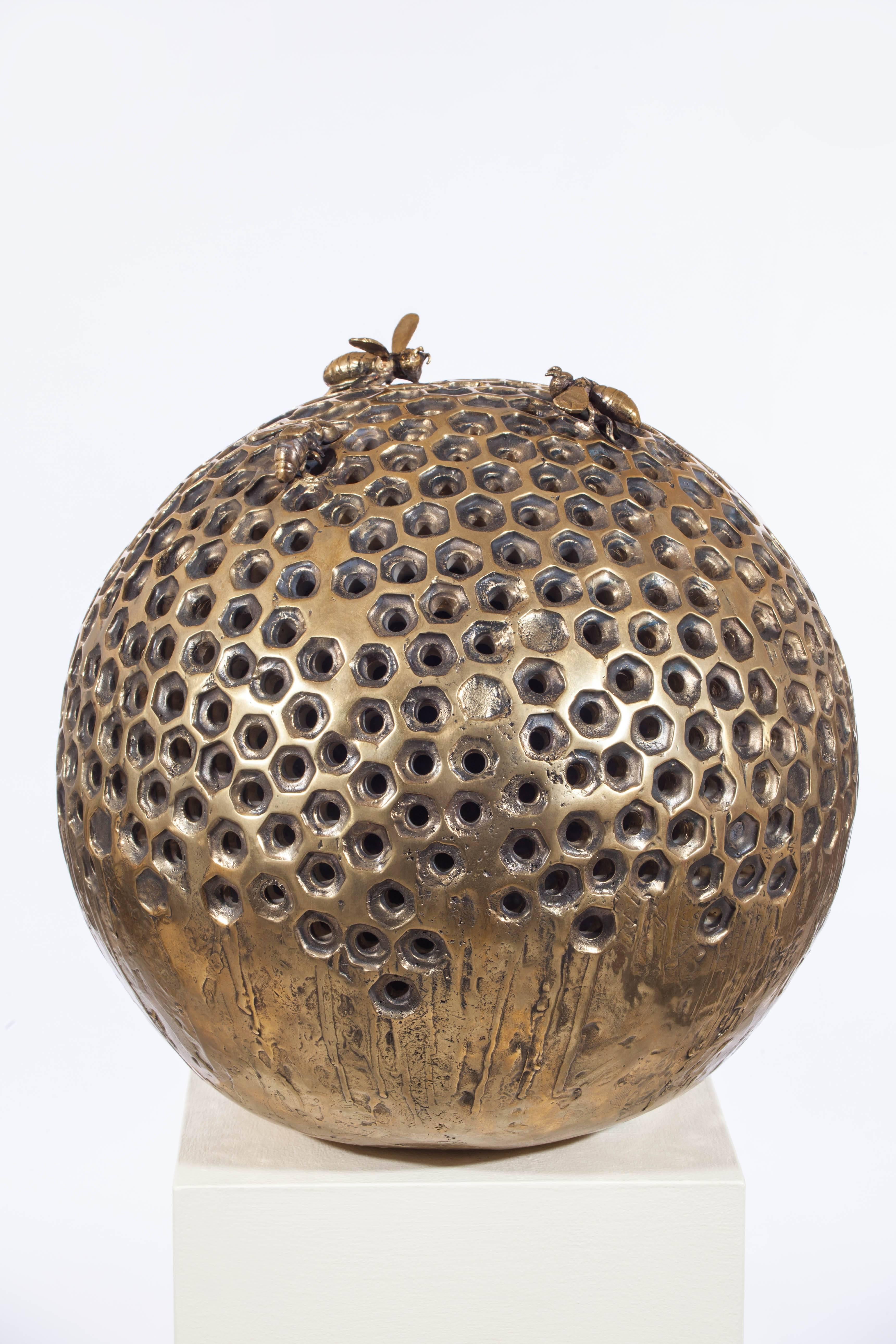 Honeycomb with bees 2000 by Jessica Carrol. Contemporary sculpture in bronze - Sculpture by Unknown