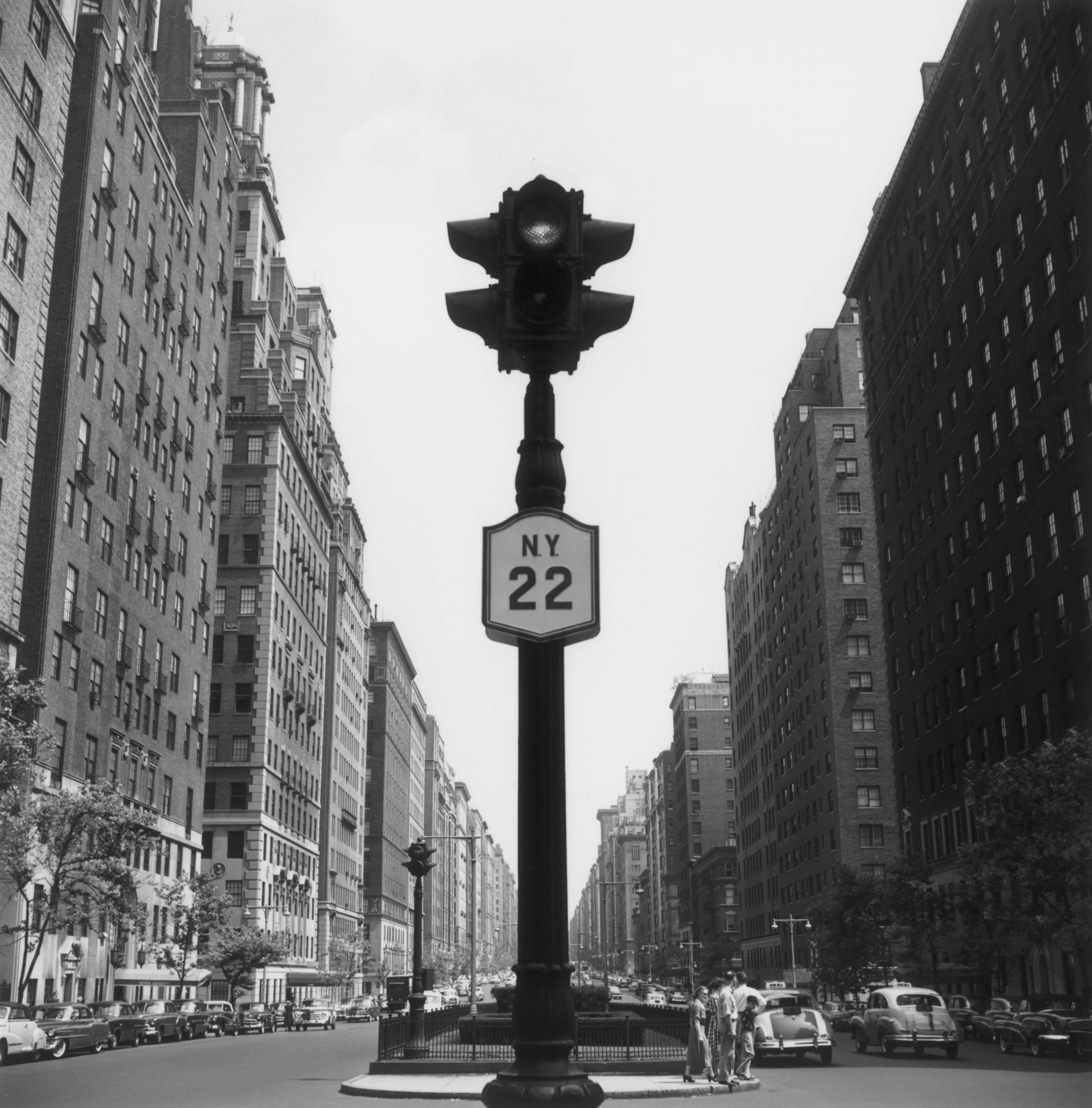 A set of traffic lights on Park Avenue in New York City, 1953. (Photo by Slim Aarons/Getty Images)

Silver gelatin print from the original negative held at the Getty Images Archive, London. Numbered and stamped by The Slim Aarons Estate. 