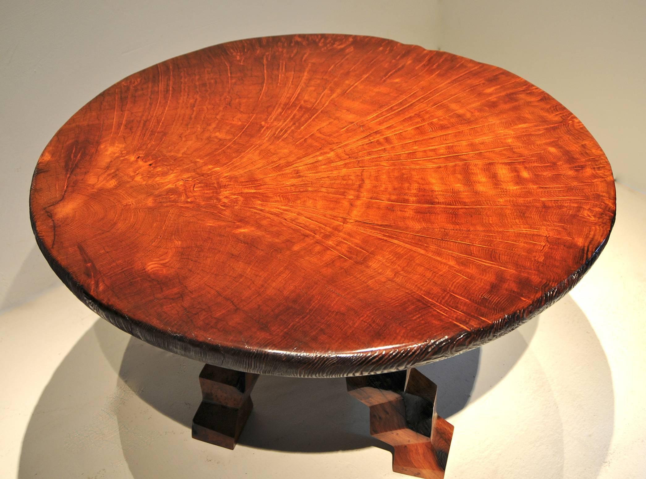 Table en broussin de bois rouge sans titre en vente 1