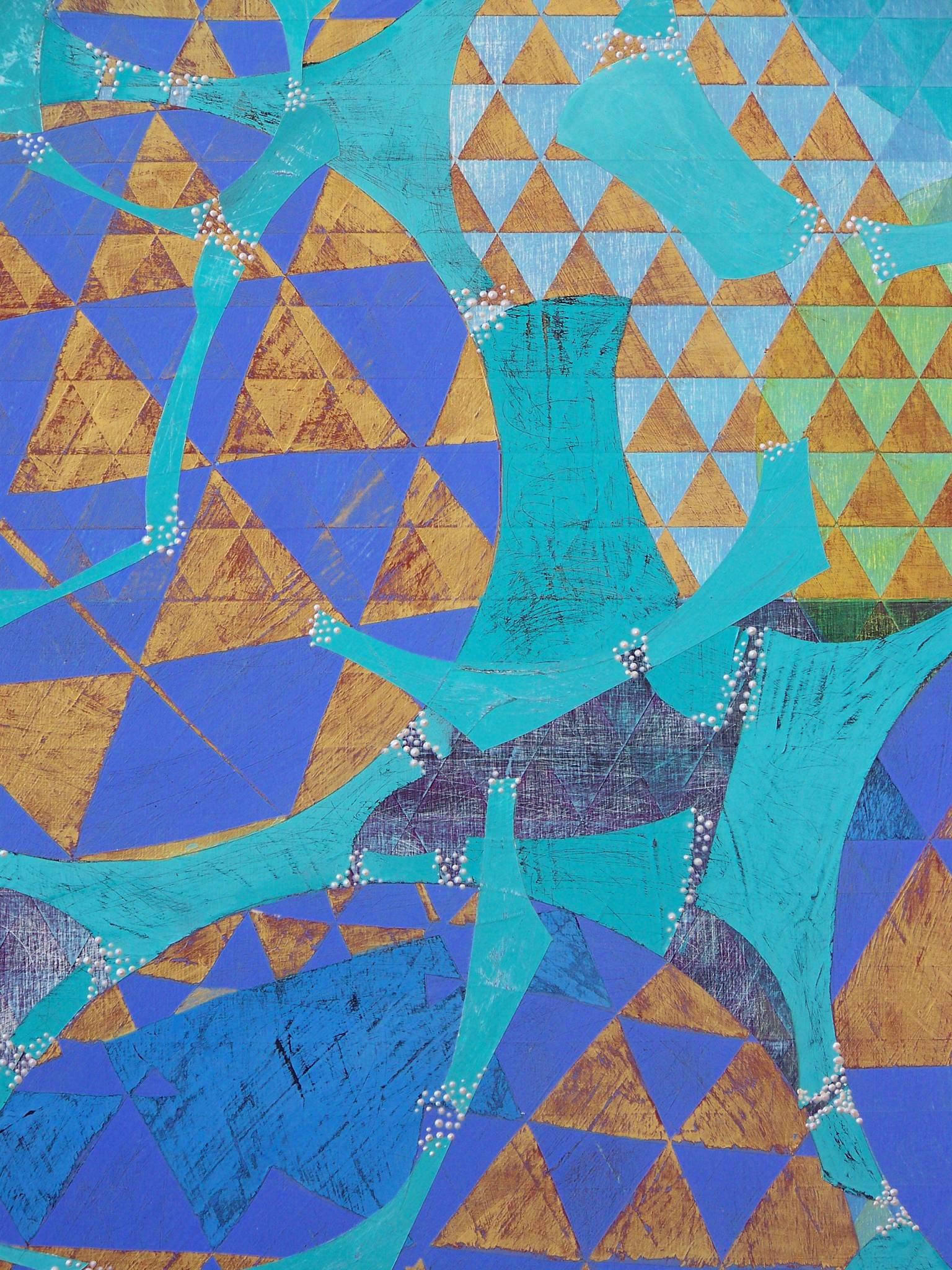 « Configuration », abstrait, géométrique, triangles, bleu, or, peinture acrylique - Painting de Denise Driscoll