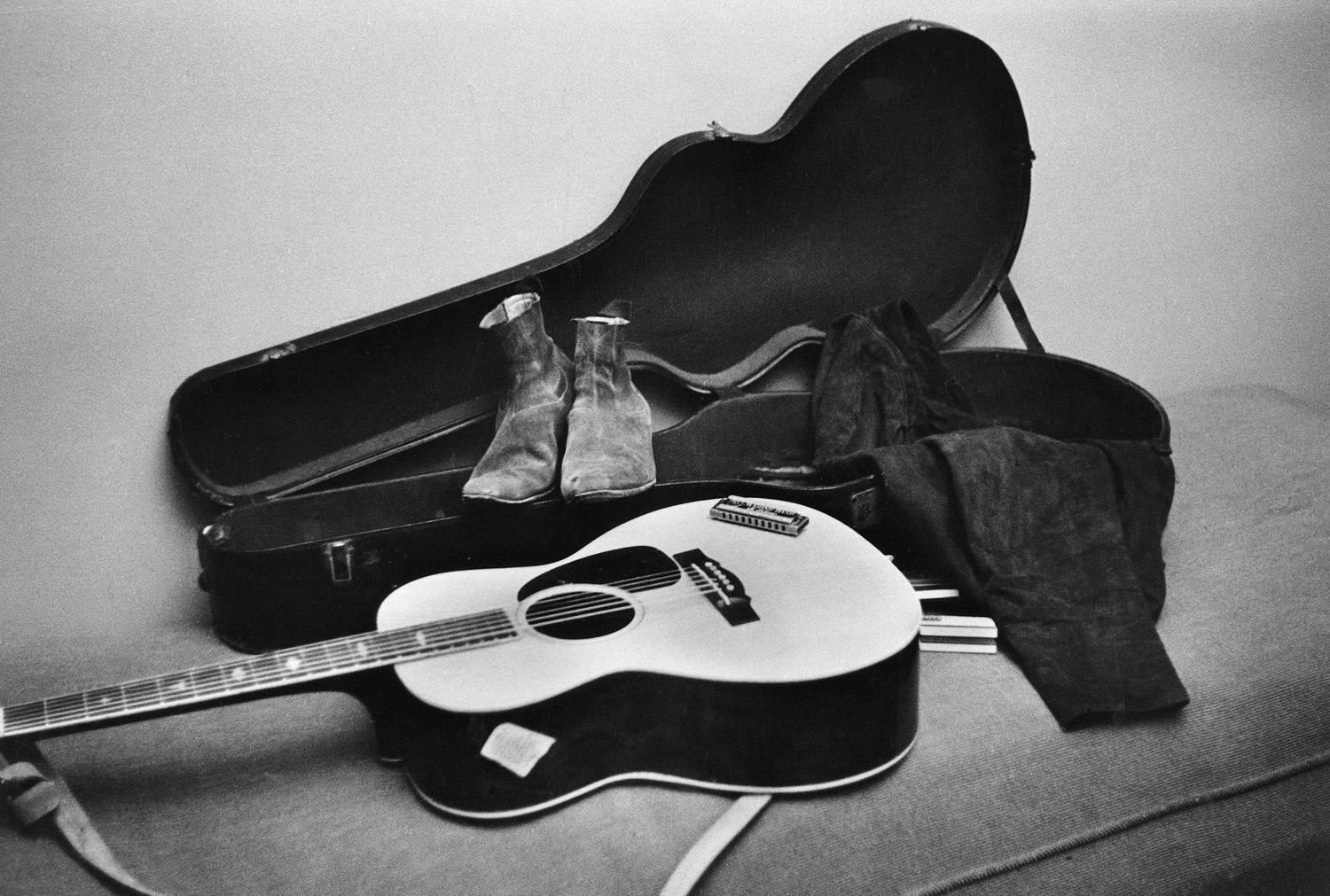 Daniel Kramer Black and White Photograph - Bob Dylan's Stuff in Dressing Room, Buffalo, New York