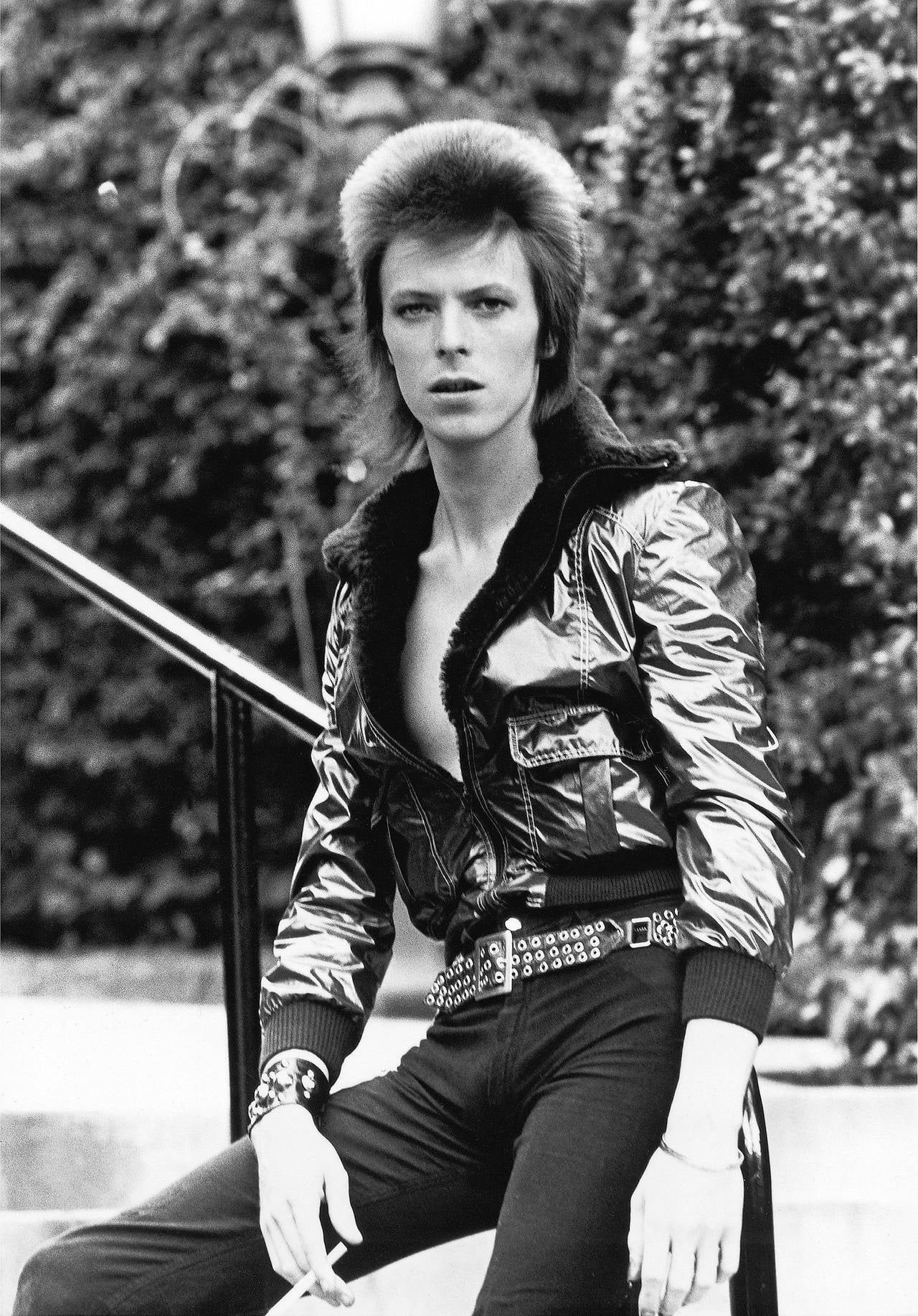 Mick Rock Black and White Photograph - Bowie, Beverly Hills Hotel