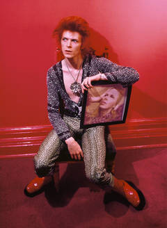David Bowie with Hunky Dory Album Cover
