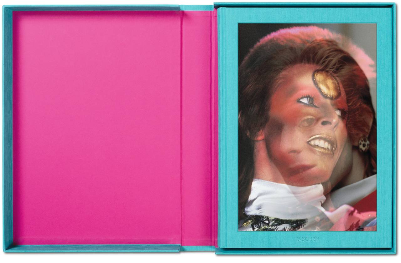 Art Edition No. 1-100
UK Summer tour, 1973
Pigment Print on Platine Archival Rag Paper
10.9 x 15.7 in on 12.6 x 17.7 in. paper
(Frame not included.)

This limited Art Edition book brings together the best of Rock’s Bowie portfolio with