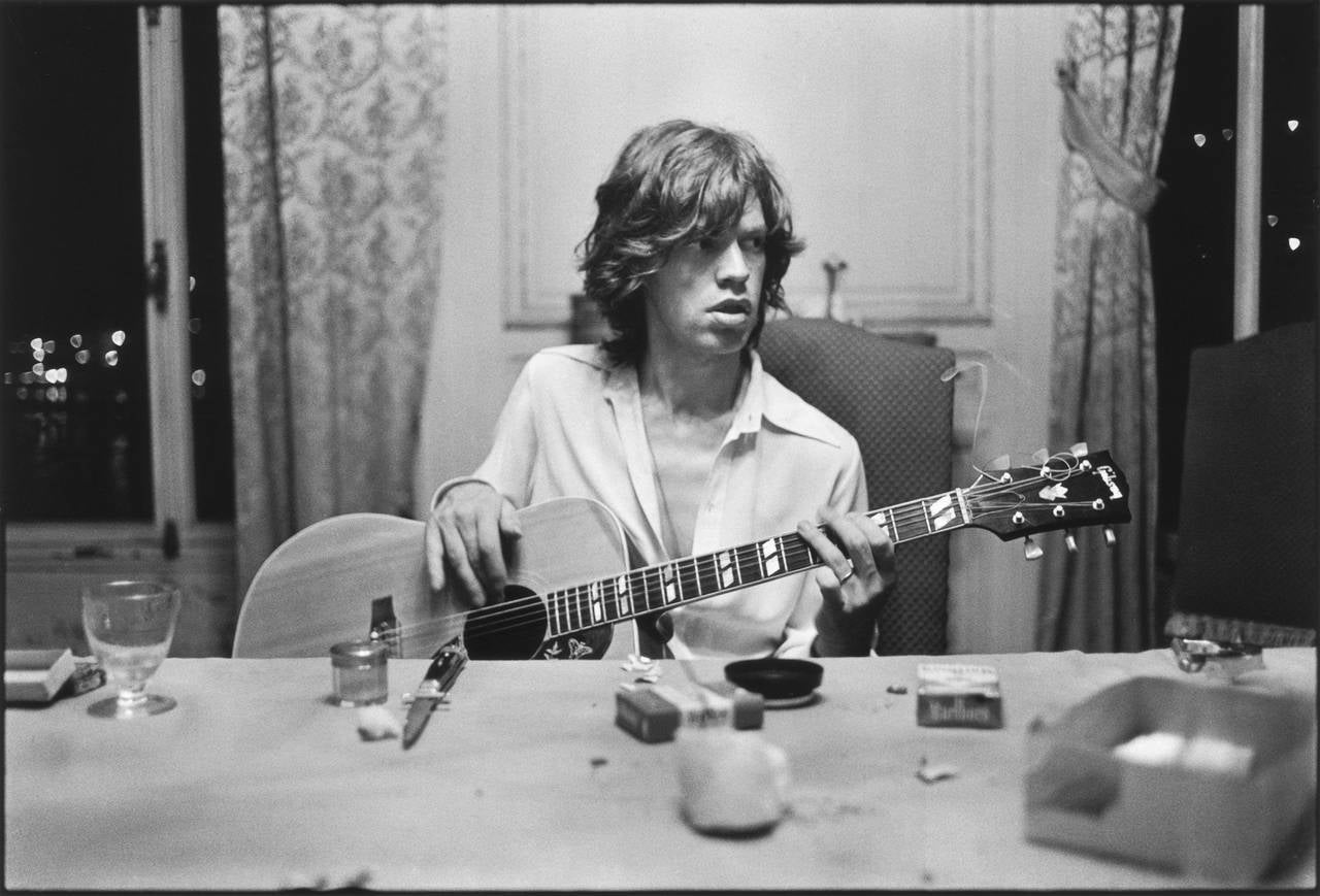 Dominique Tarle Portrait Photograph - Mick Jagger with a Guitar, Black & White Photography, Fine Art Print, Signed