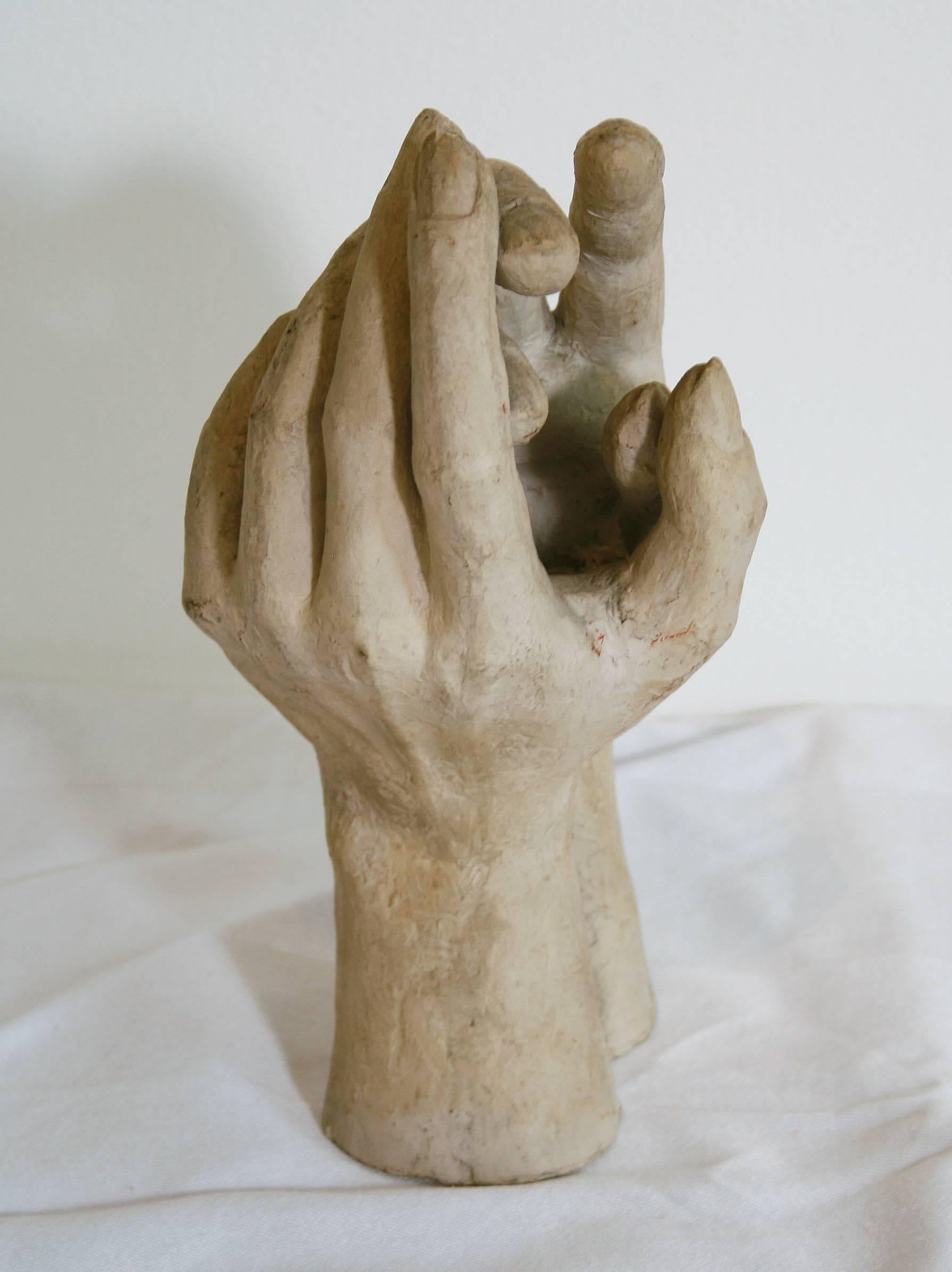 Zwei Hände (Two Hands) - Sculpture by Inka Klinckhard