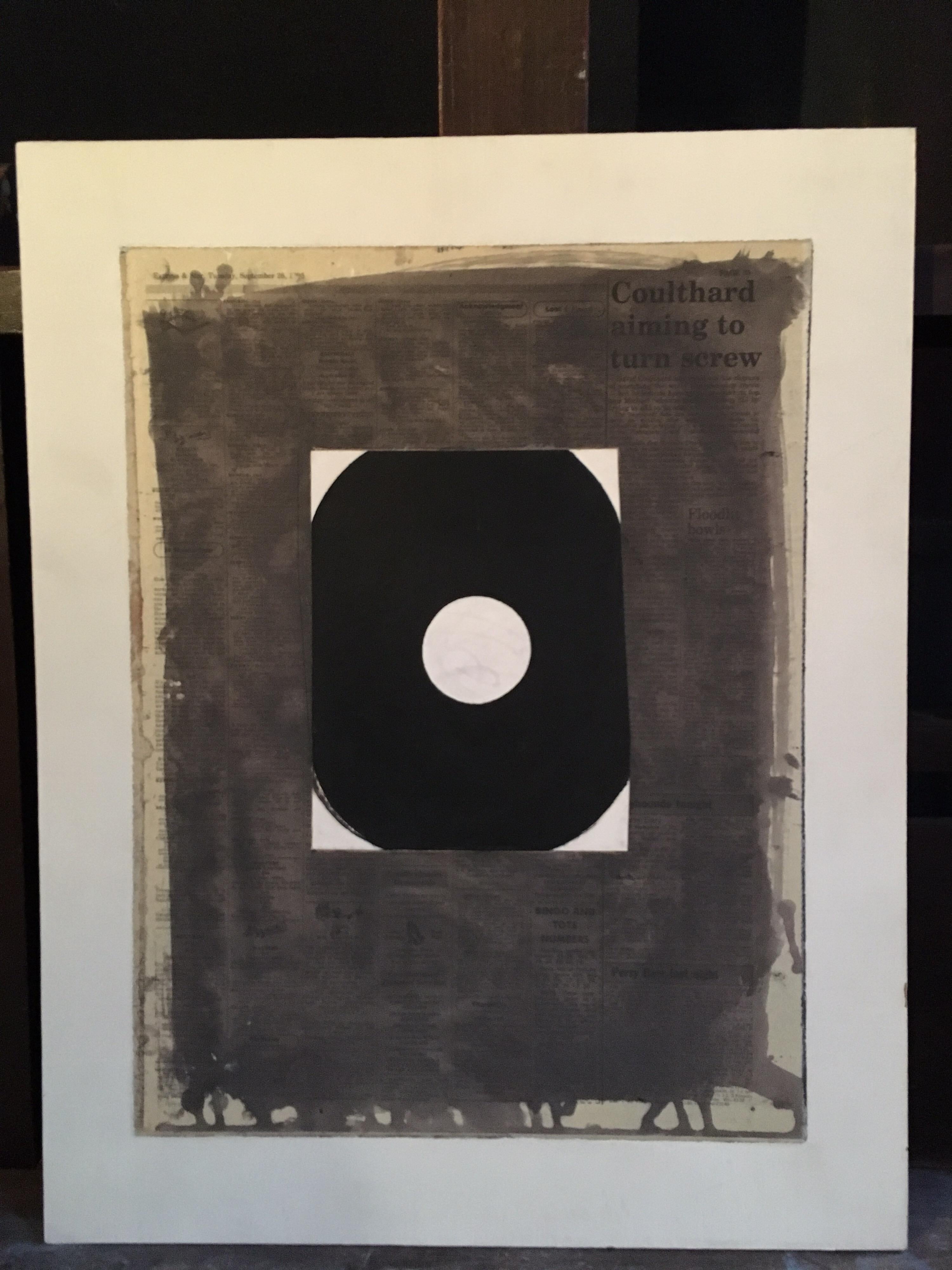 Pittura astratta monocromatica, cubismo, tecnica mista Artista britannico, firmato - Abstract Drawing Nero di George Holt