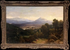 Wunderschöne viktorianische Gemäldefiguren inmitten einer weitläufigen Hochland-Berglandschaft