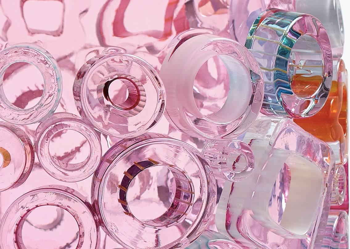 Blown glass vessel. Murano style glass vase. Pink sculptural vase. Dutch artist. - Gray Figurative Sculpture by Sabine Lintzen